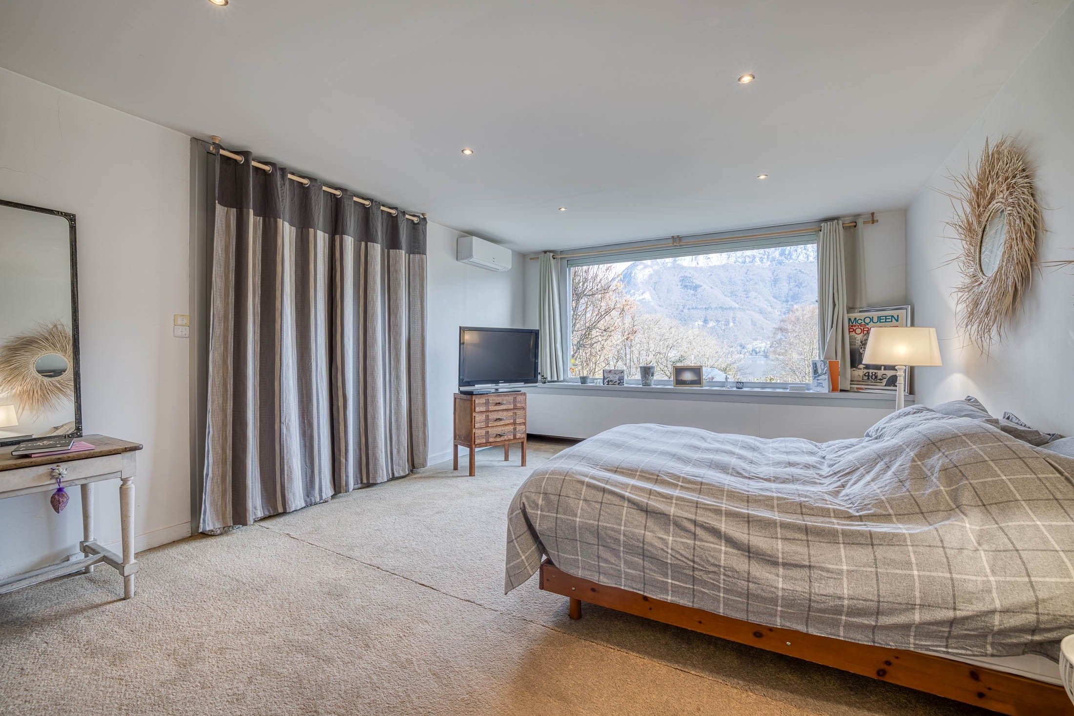  Loft overlooking lac d