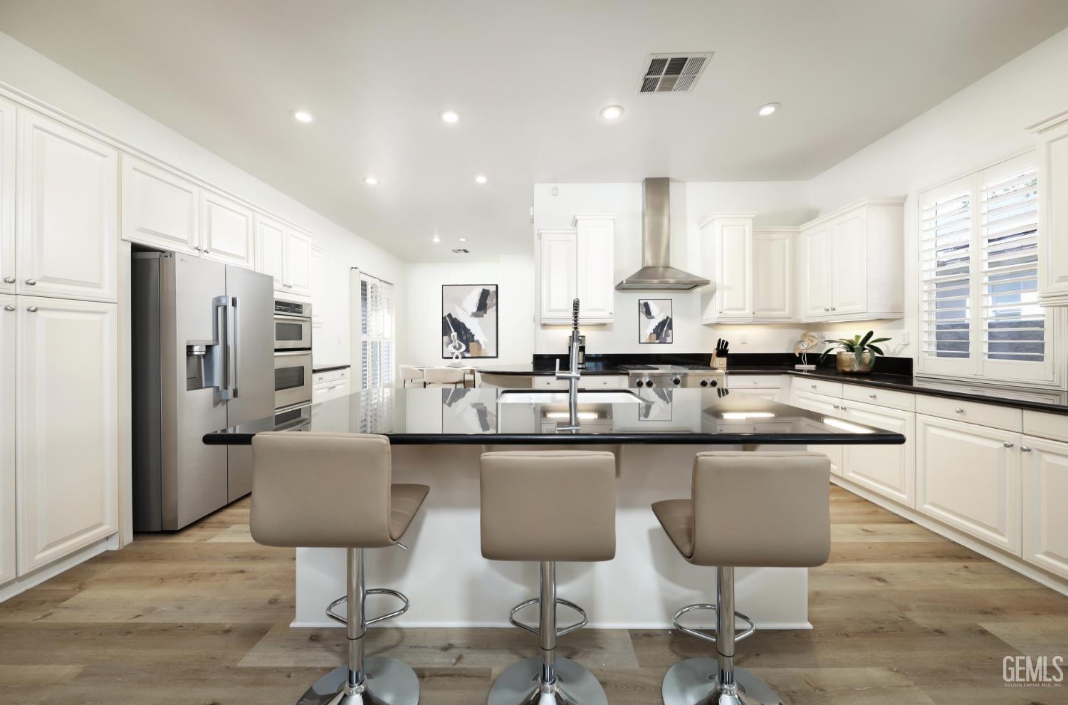 Bakersfield, California, 93312, United States, 3 Bedrooms Bedrooms, ,2 BathroomsBathrooms,Residential,For Sale,1987414