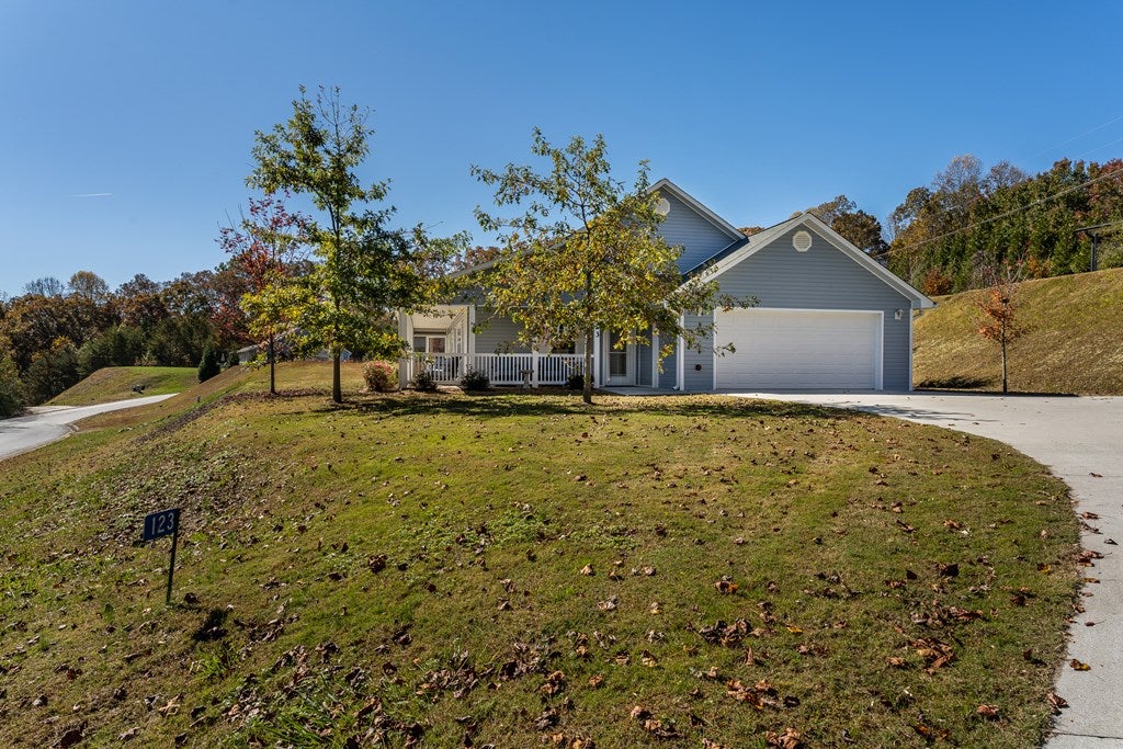 Blue Ridge, Georgia, 30513, United States, 3 Bedrooms Bedrooms, ,2 BathroomsBathrooms,Residential,For Sale,1987936