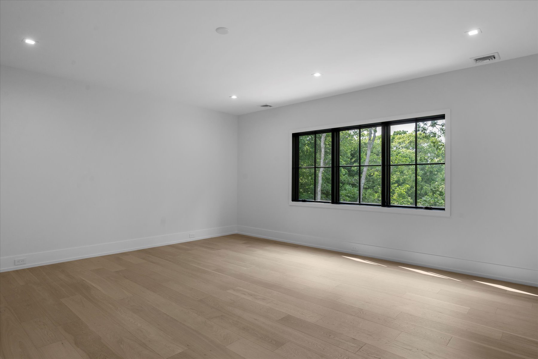 Quiogue, New York, 11978, United States, 5 Bedrooms Bedrooms, ,5 BathroomsBathrooms,Residential,For Sale,1751260