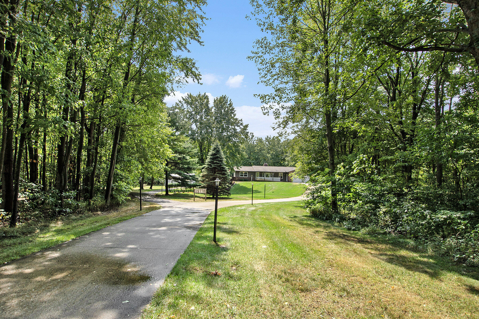 Holland, Michigan, 49424, United States, 3 Bedrooms Bedrooms, ,2 BathroomsBathrooms,Residential,For Sale,1918731