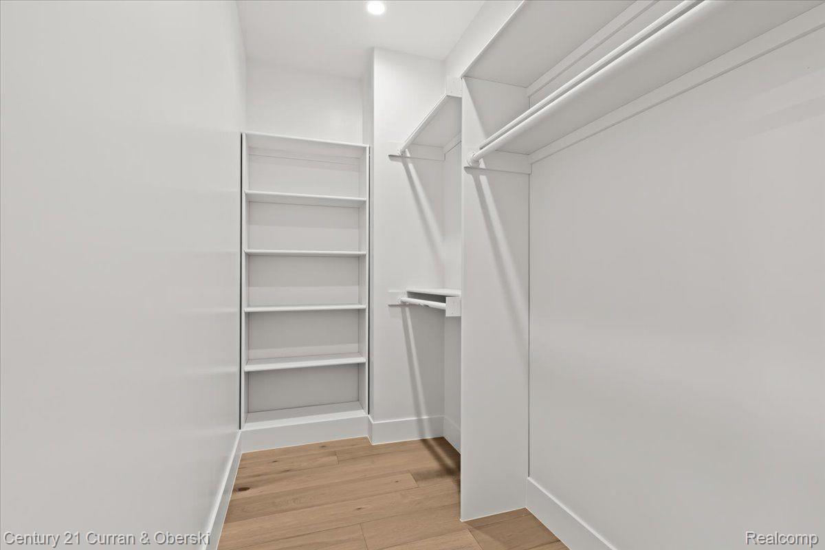 Northville, Michigan, 48167, United States, 2 Bedrooms Bedrooms, ,2 BathroomsBathrooms,Residential,For Sale,1701304