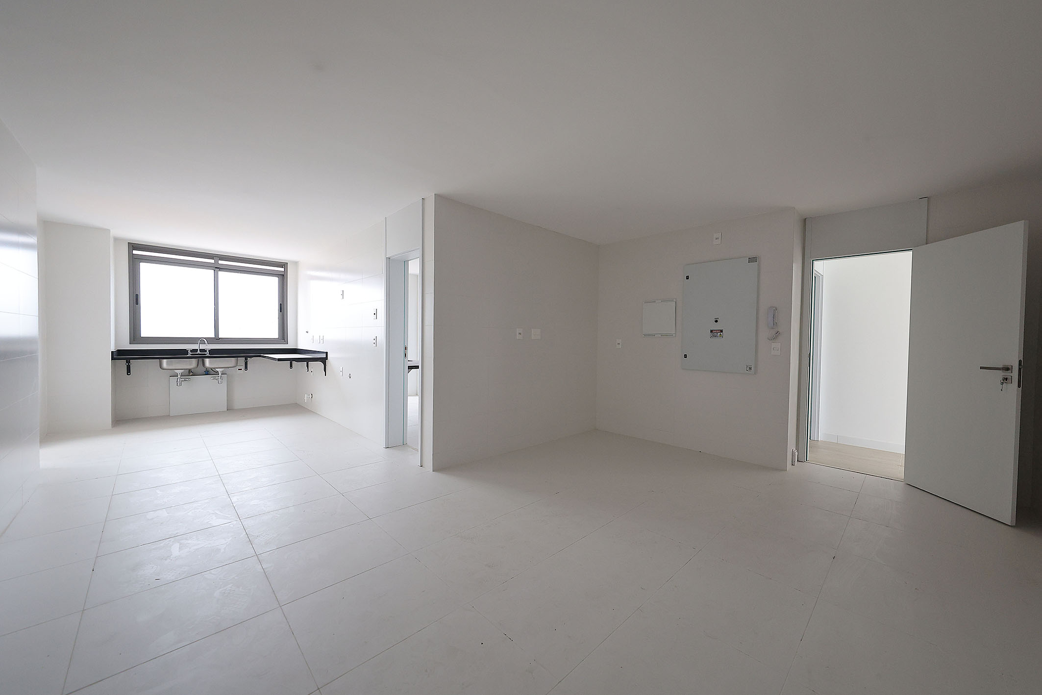  Oceanfront linear penthouse with private leisure amenities - 物件實景