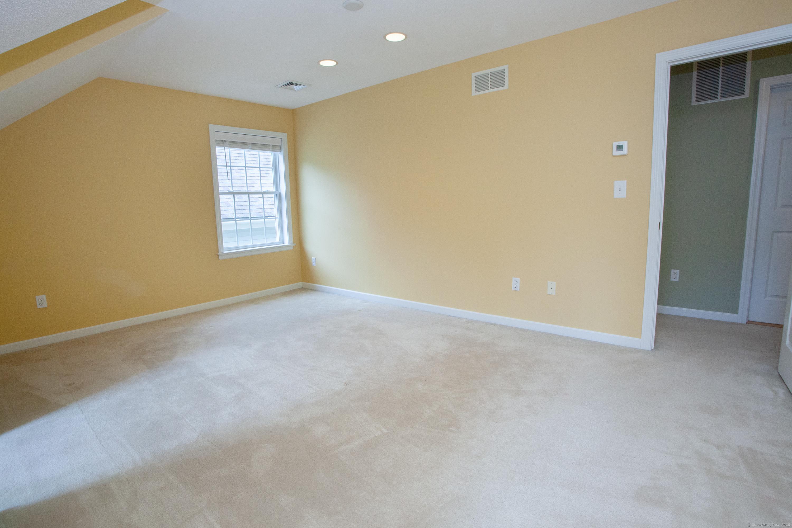 Simsbury, Connecticut, 06070, United States, 2 Bedrooms Bedrooms, ,4 BathroomsBathrooms,Residential,For Sale,1989870