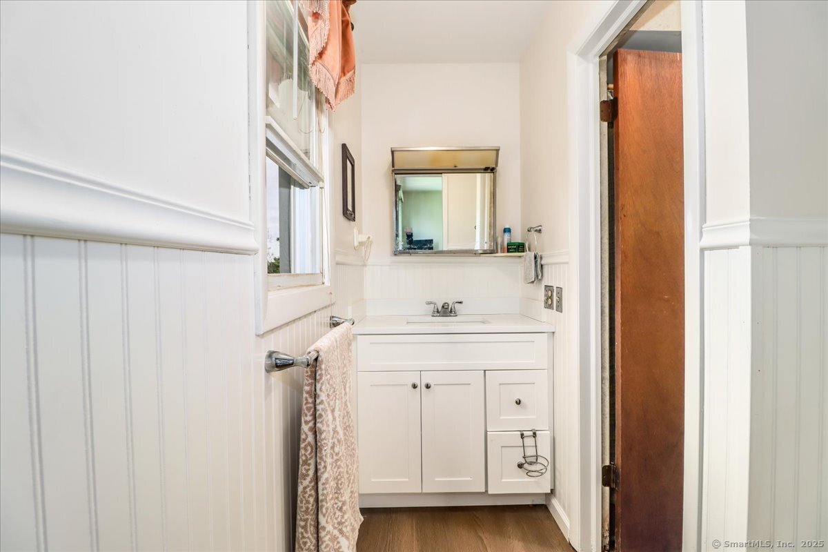 Brookfield, Connecticut, 06804, United States, 3 Bedrooms Bedrooms, ,3 BathroomsBathrooms,Residential,For Sale,1948601