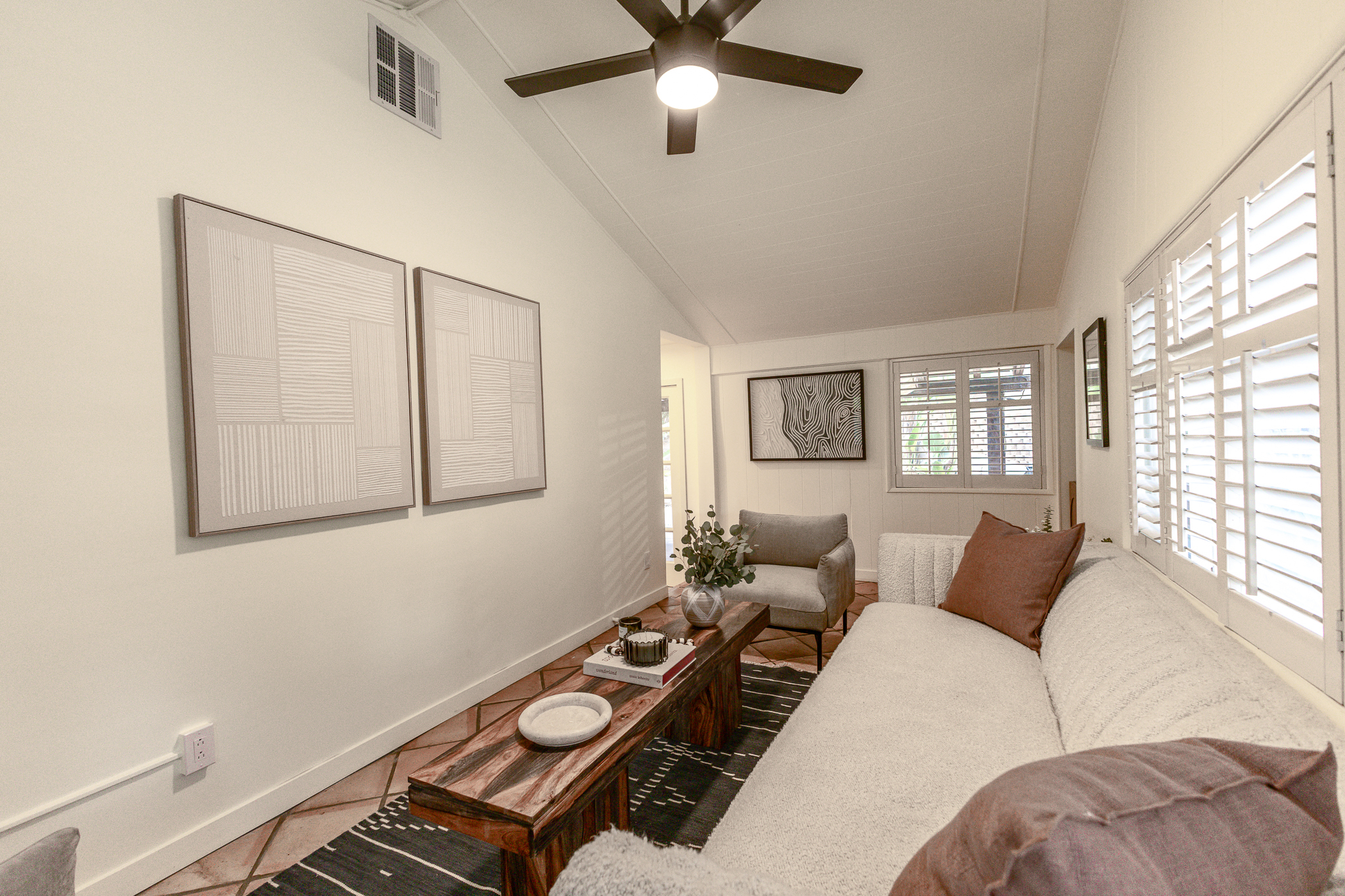  927 Pine Grove Ave - 物件實景