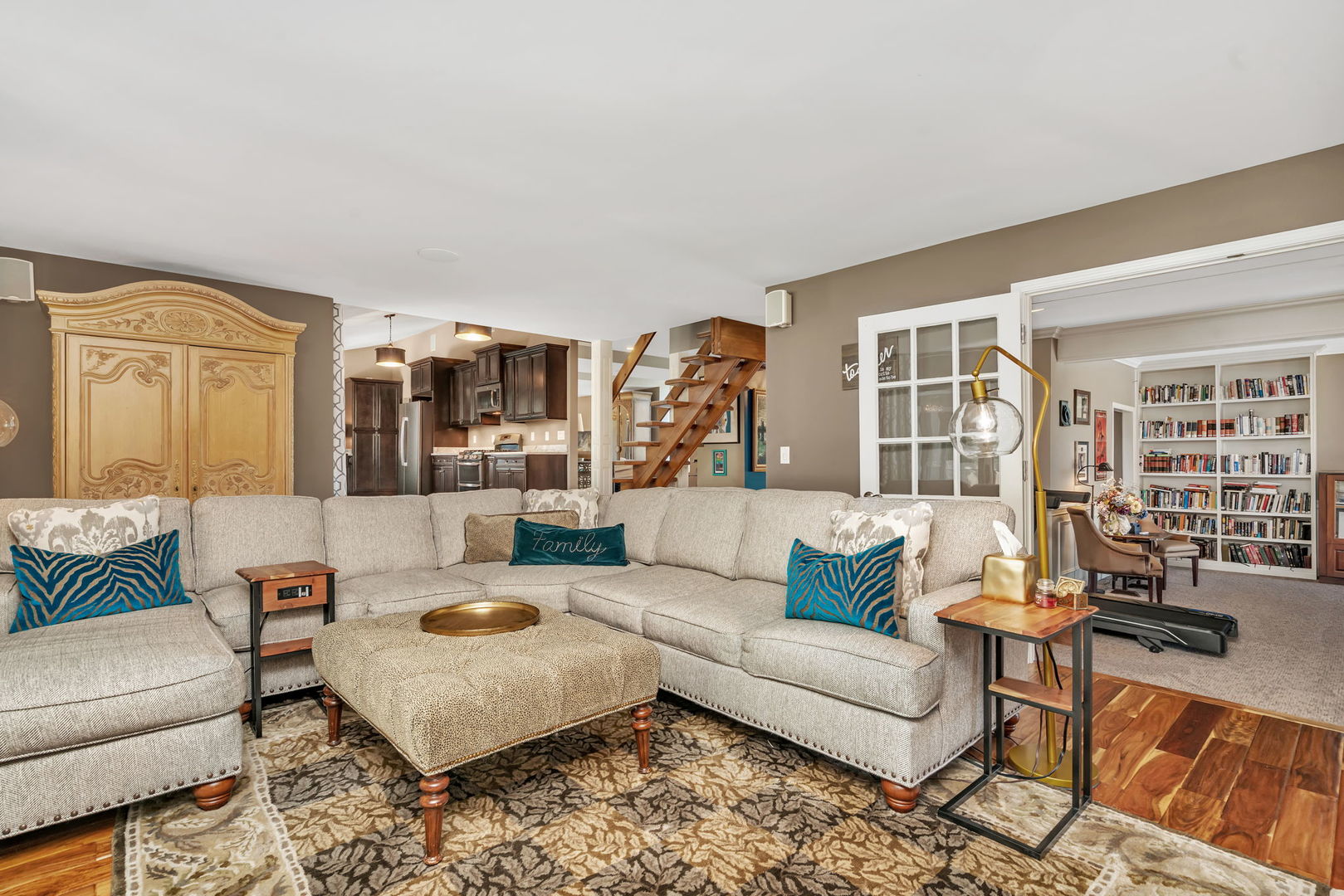 Joliet, Illinois, 60431, United States, 3 Bedrooms Bedrooms, ,3 BathroomsBathrooms,Residential,For Sale,1989625