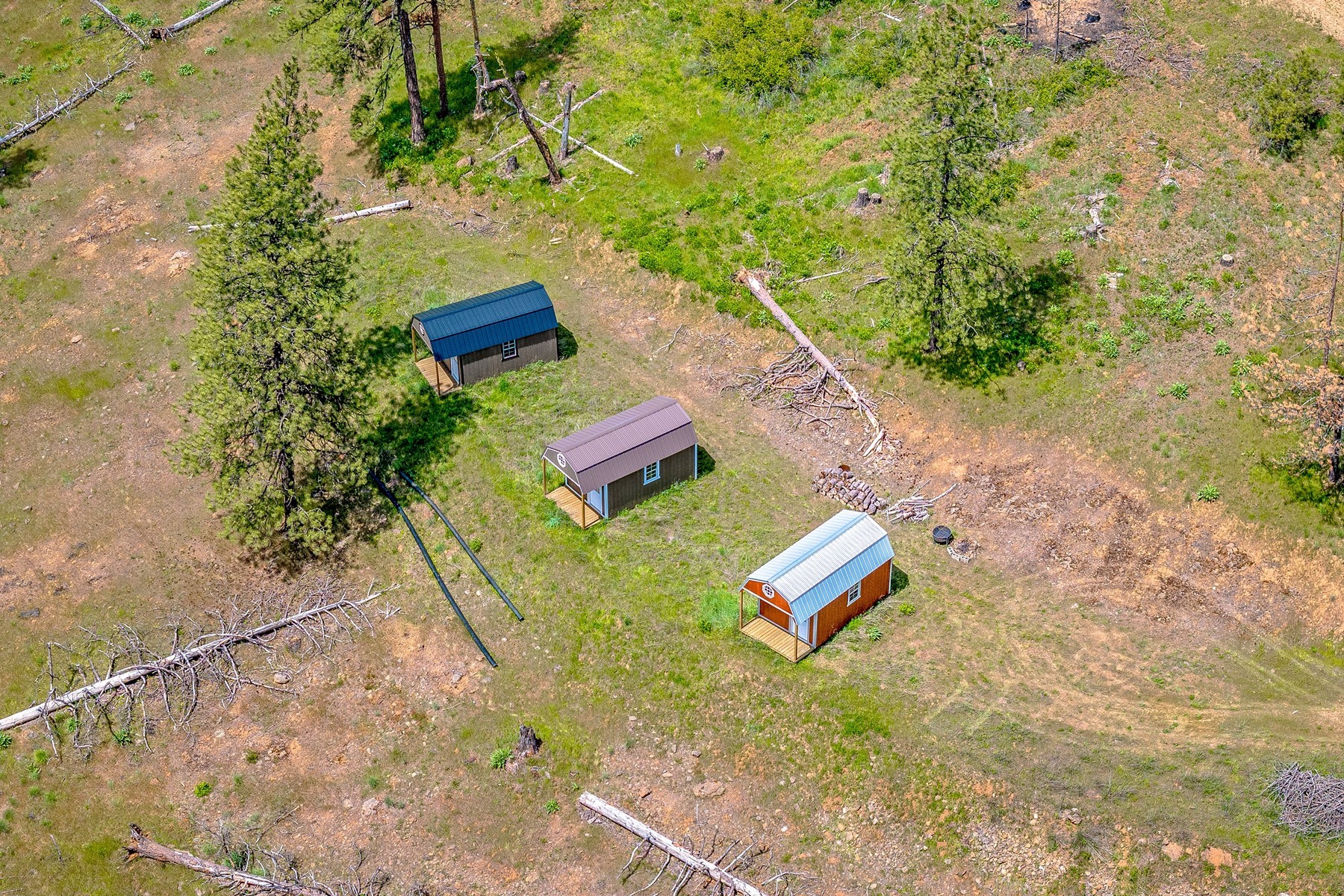  Cabins on 17ac. Surrounded by Lumber Land - 物件實景