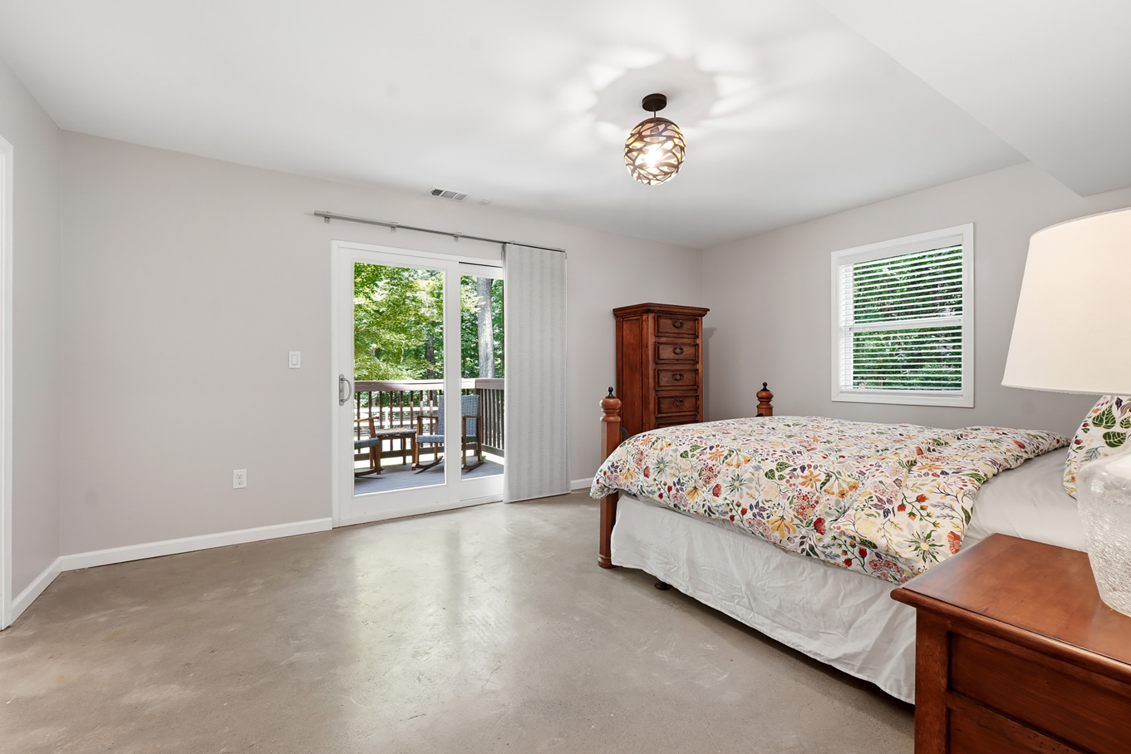 Lassiter HS Contemporary – Architectural Character Meets Thoughtful Renovation - 物件實景