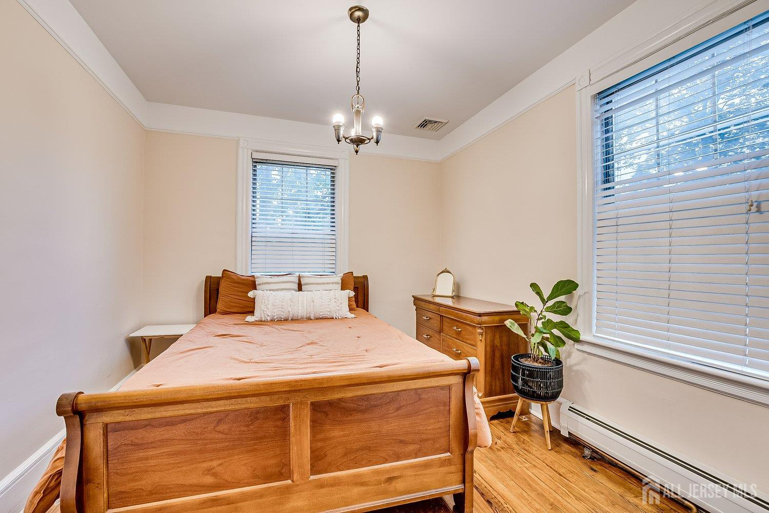 Metuchen, New Jersey, 08840, United States, 5 Bedrooms Bedrooms, ,3 BathroomsBathrooms,Residential,For Sale,1903678