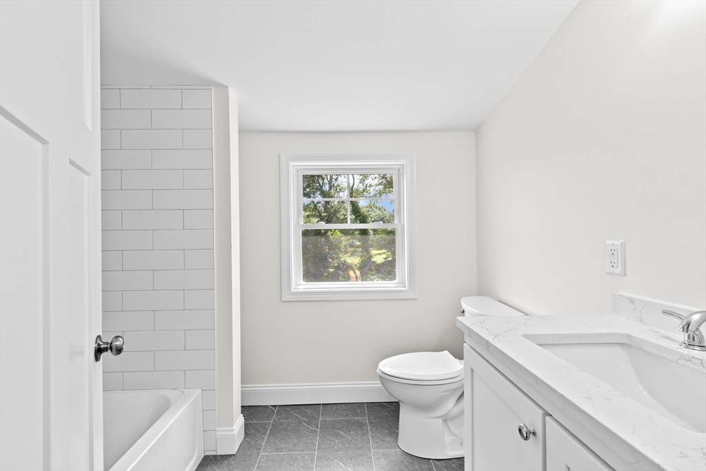 Bourne, Massachusetts, 02562, United States, 4 Bedrooms Bedrooms, ,4 BathroomsBathrooms,Residential,For Sale,1940930