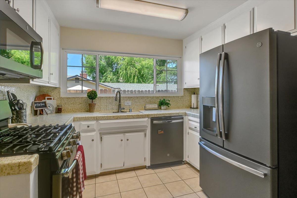Orangevale, California, 95662, United States, 4 Bedrooms Bedrooms, ,2 BathroomsBathrooms,Residential,For Sale,1795396