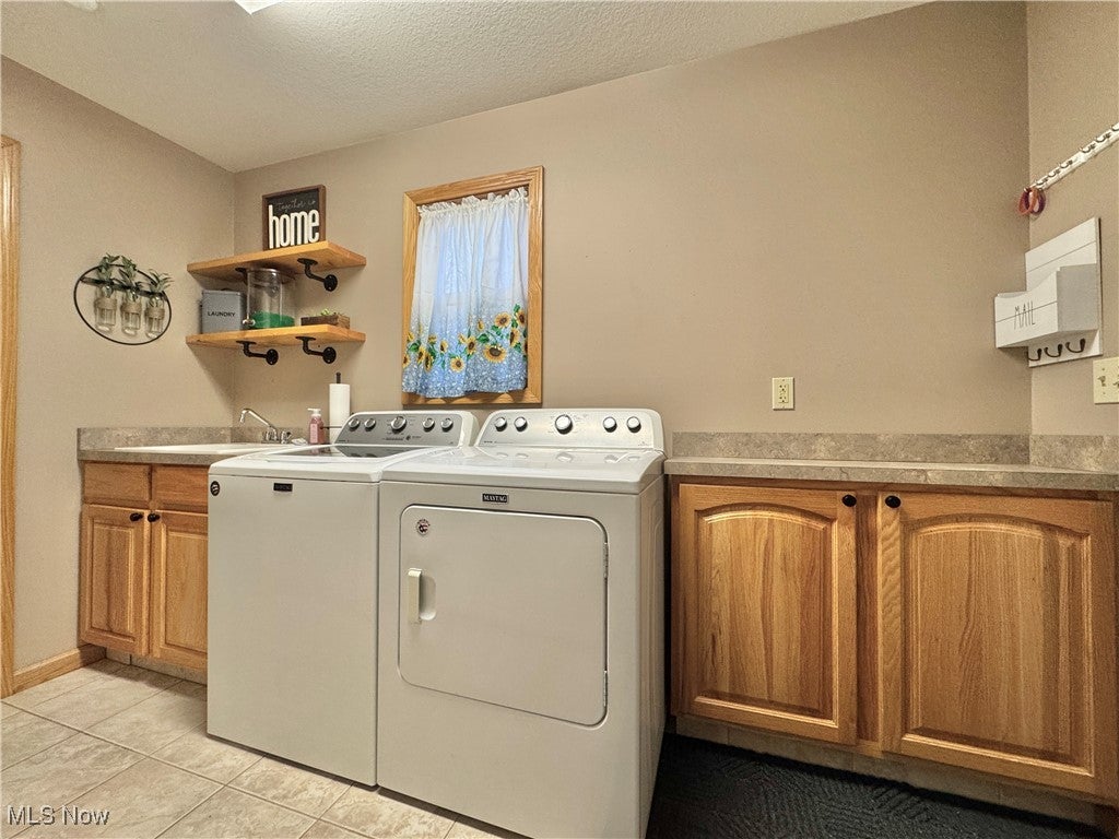 Canfield, Ohio, 44406, United States, 4 Bedrooms Bedrooms, ,3 BathroomsBathrooms,Residential,For Sale,2005733