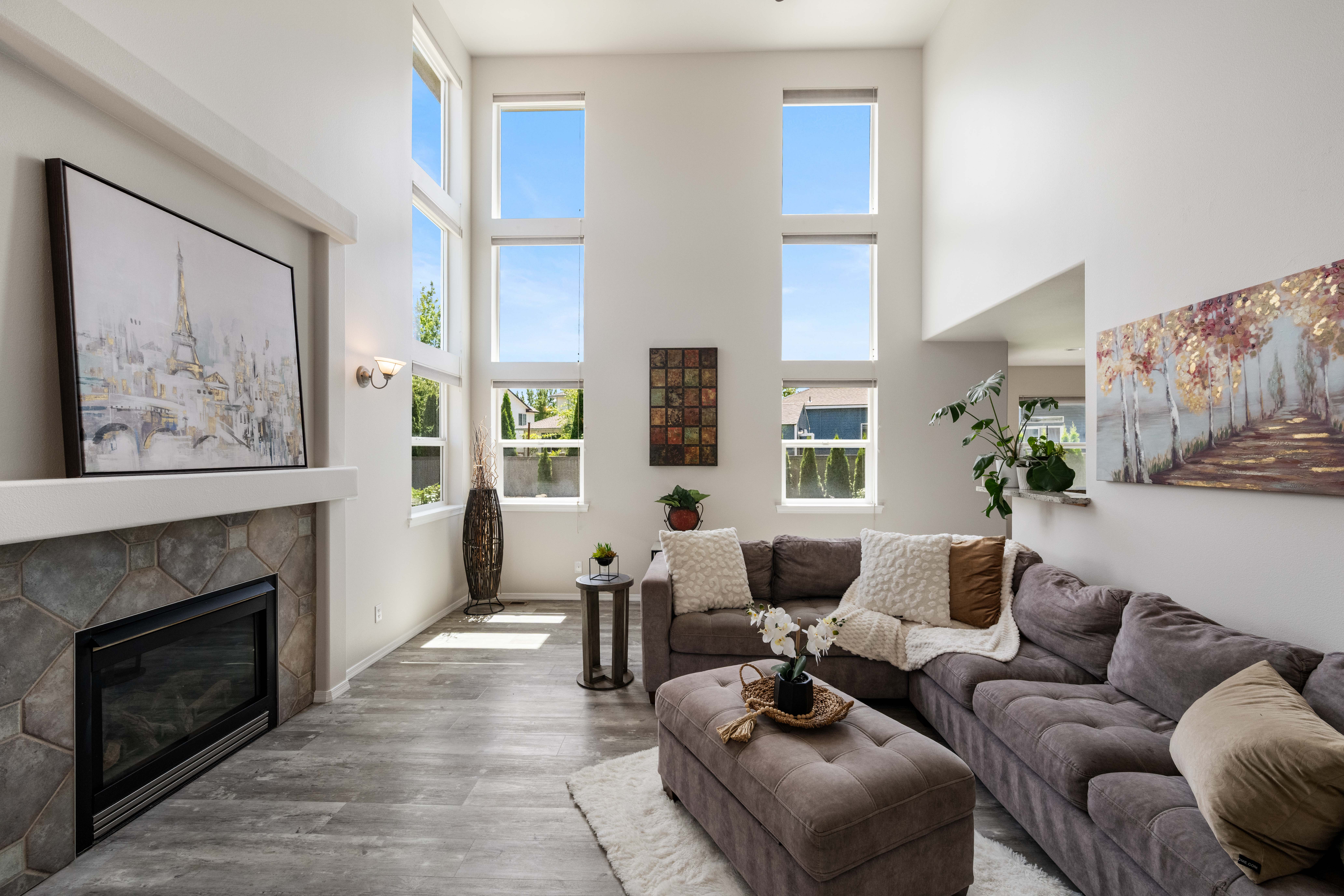  4+ Bedrooms with 3 car garage in Creekstone - 物件實景