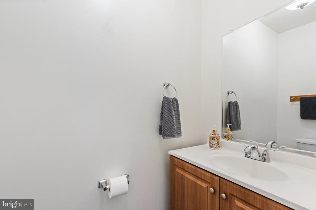 Rockville, Maryland, 20852, United States, 4 Bedrooms Bedrooms, ,4 BathroomsBathrooms,Residential,For Sale,1916260