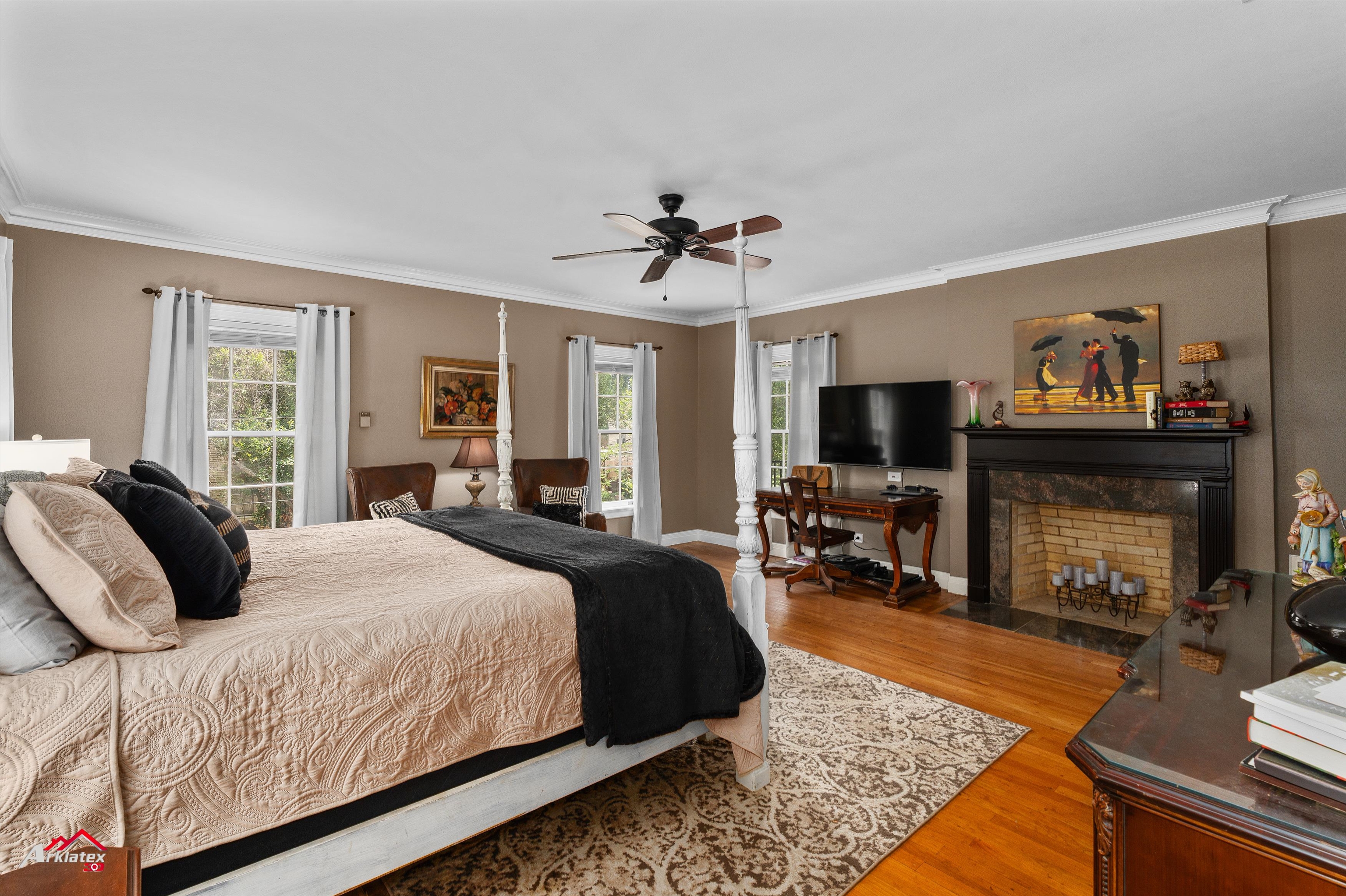 Henderson, Texas, 75654, United States, 3 Bedrooms Bedrooms, ,5 BathroomsBathrooms,Residential,For Sale,1930461
