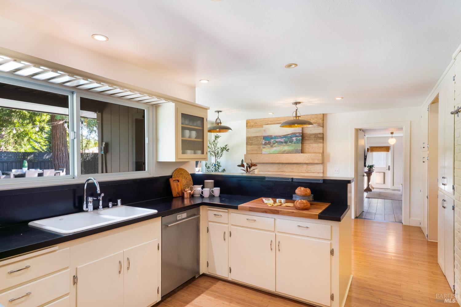 St. Helena, California, 94574, United States, 3 Bedrooms Bedrooms, ,3 BathroomsBathrooms,Residential,For Sale,1941008