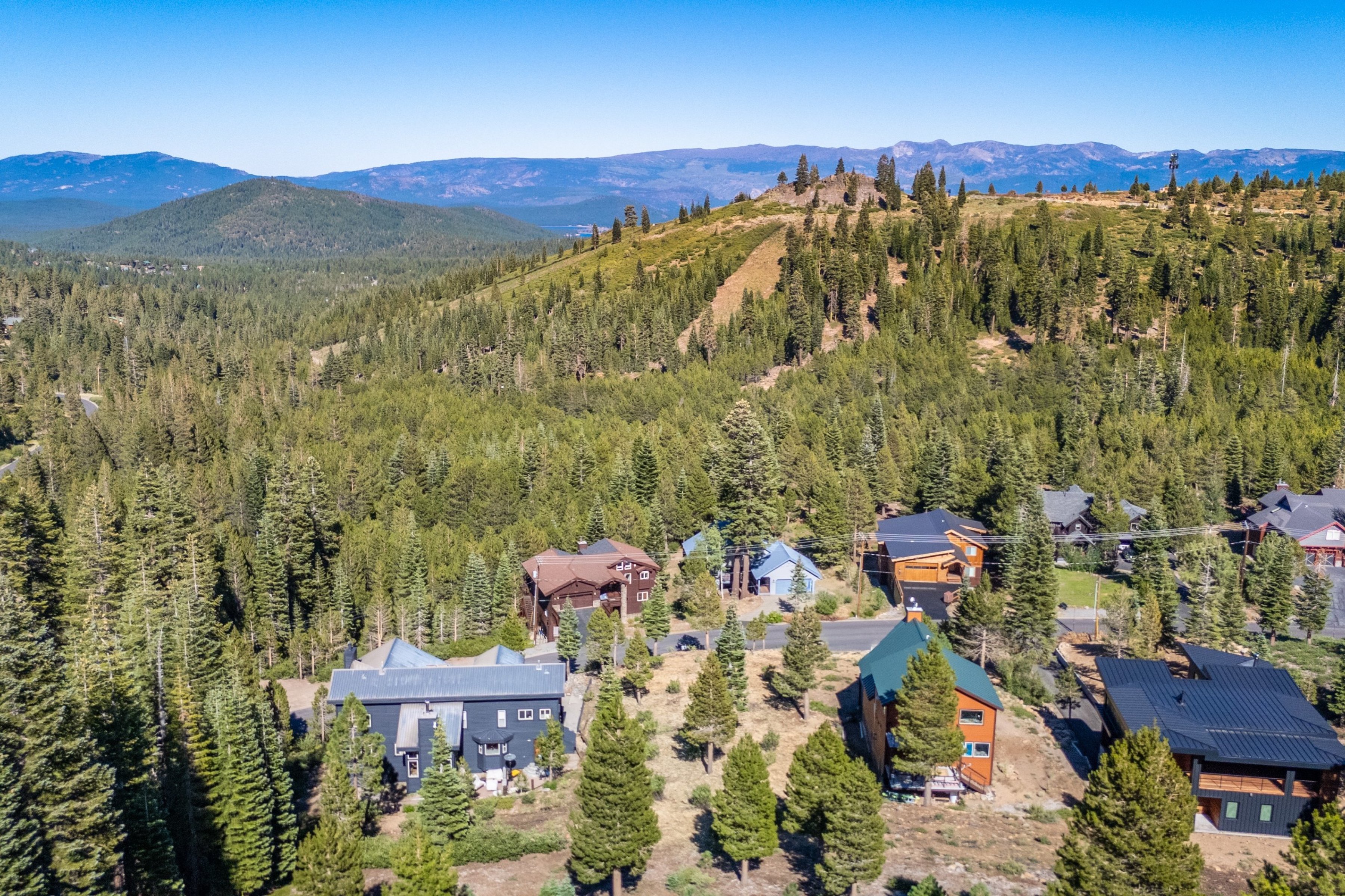  Build Your Mountain Retreat with Backcountry Access - 物件實景