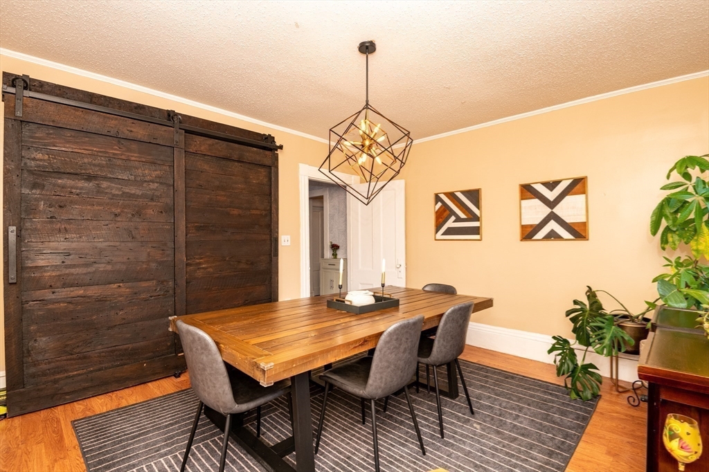 Salem, Massachusetts, 01970, United States, 3 Bedrooms Bedrooms, ,2 BathroomsBathrooms,Residential,For Sale,1990953