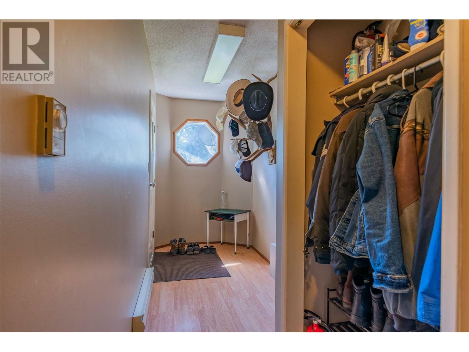 WINLAW, British Columbia, V0G 2J0, CA, 3 Bedrooms Bedrooms, ,2 BathroomsBathrooms,Residential,For Sale,1839031