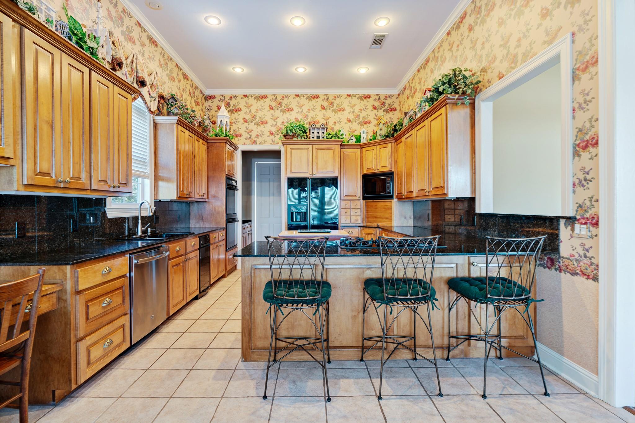 Paris, Texas, 75462, United States, 5 Bedrooms Bedrooms, ,5 BathroomsBathrooms,Residential,For Sale,1990827