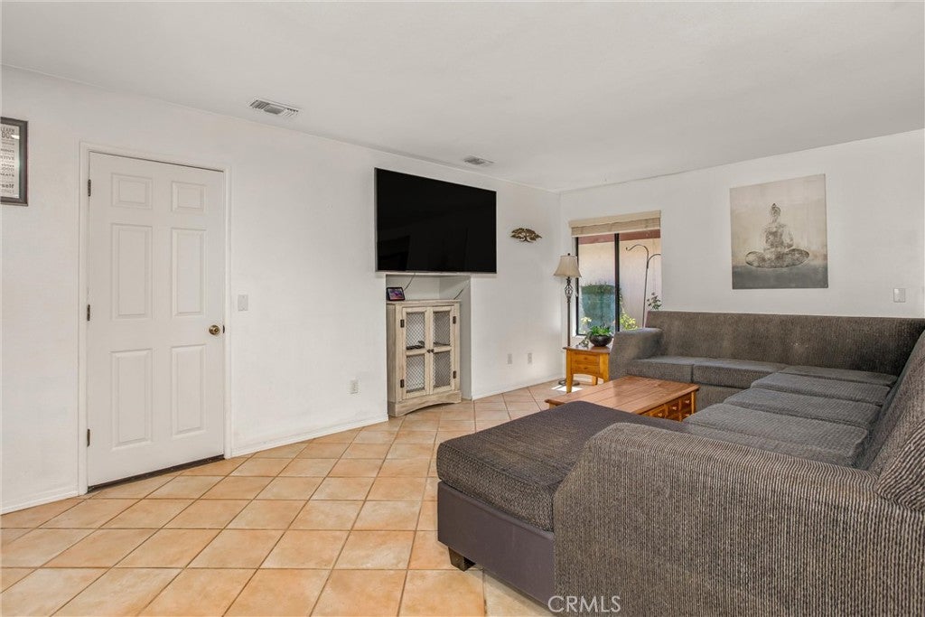 Cherry Valley, California, 92223, United States, 6 Bedrooms Bedrooms, ,3 BathroomsBathrooms,Residential,For Sale,1973904