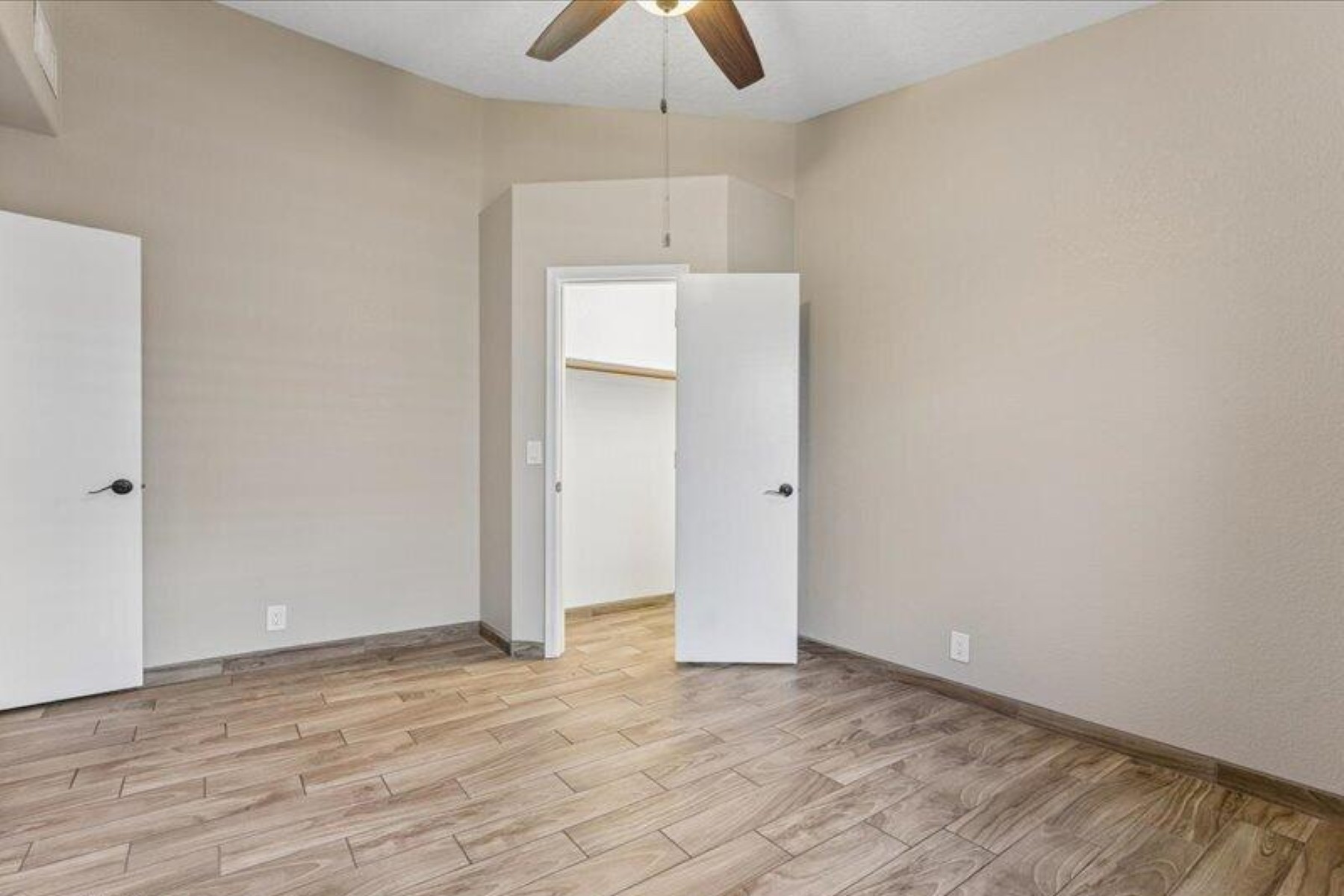  4327 E Siesta Lane¦Phoenix, AZ - 物件實景