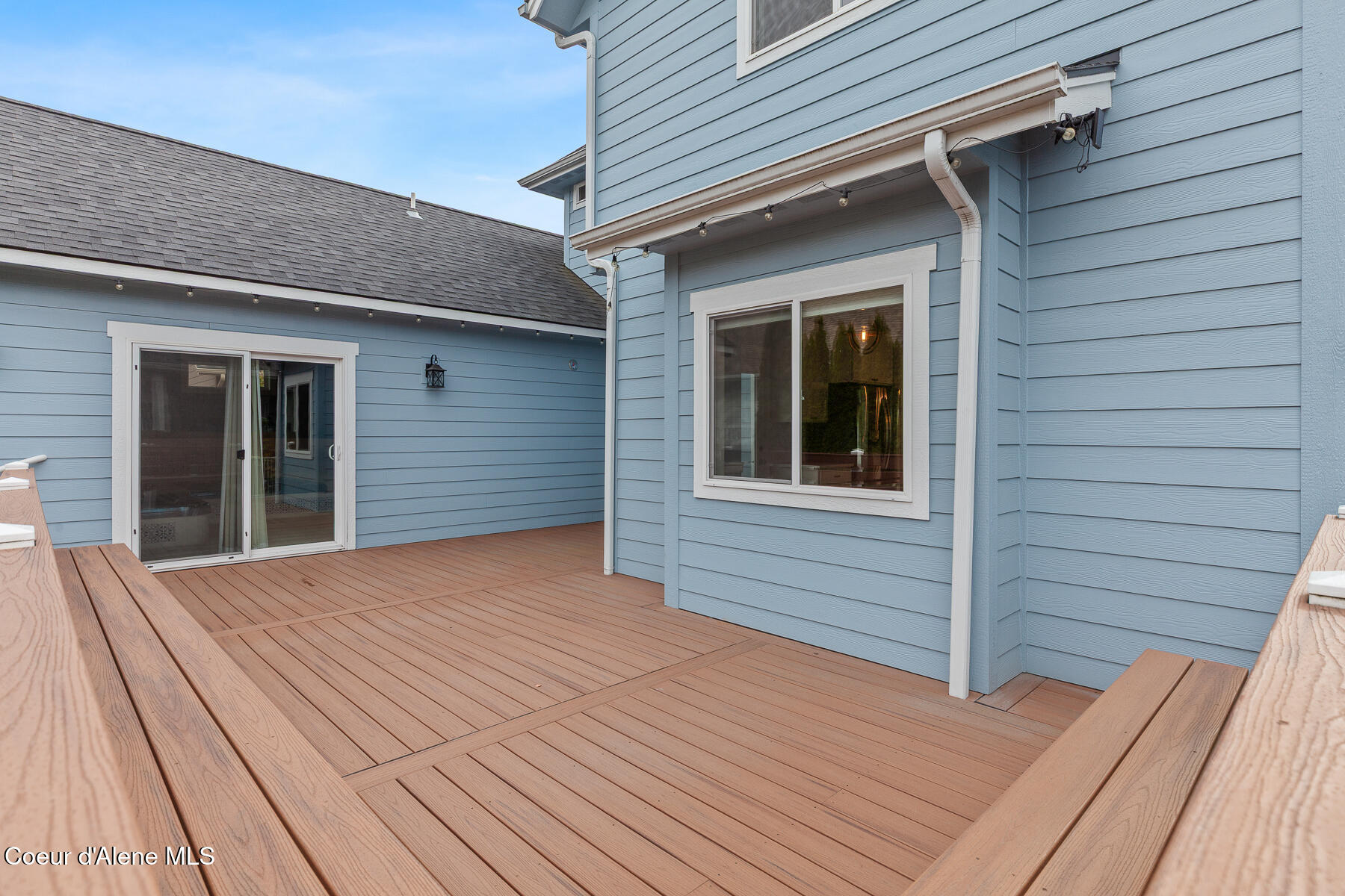 Coeur d'Alene, Idaho, 83814, United States, 3 Bedrooms Bedrooms, ,4 BathroomsBathrooms,Residential,For Sale,1976141