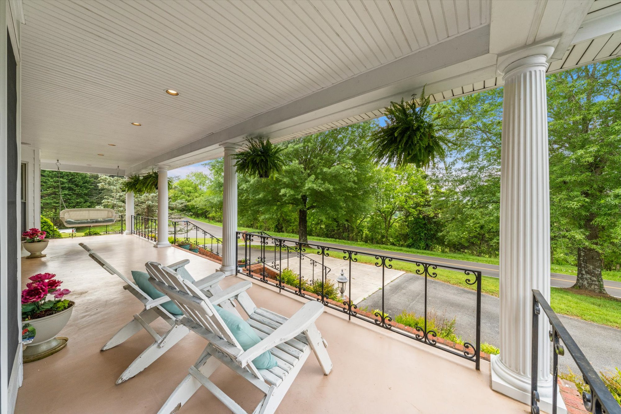 Sevierville, Tennessee, 37876-5201, United States, 3 Bedrooms Bedrooms, ,4 BathroomsBathrooms,Residential,For Sale,1810595