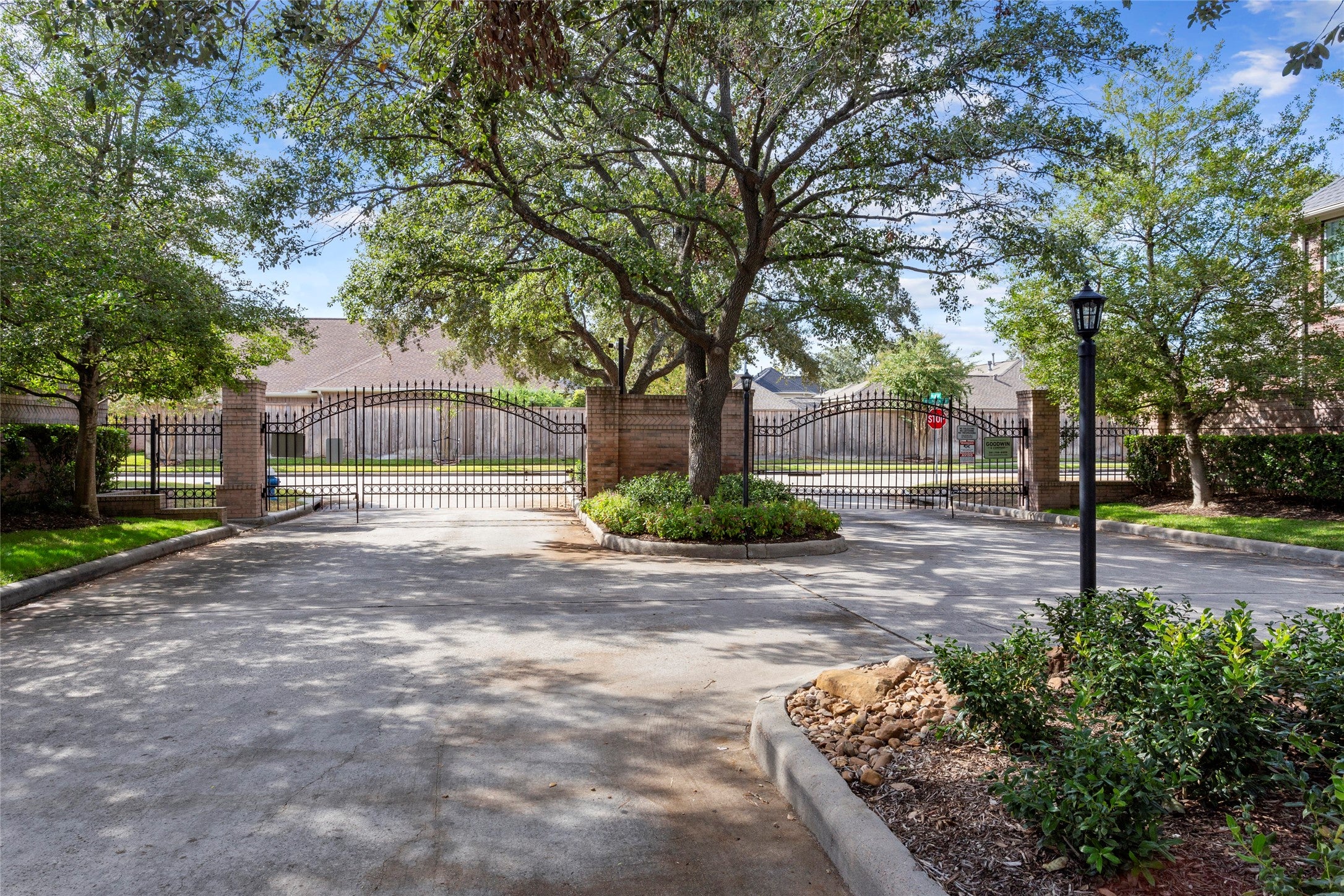 Houston, Texas, 77055, United States, 3 Bedrooms Bedrooms, ,2 BathroomsBathrooms,Residential,For Sale,1923474