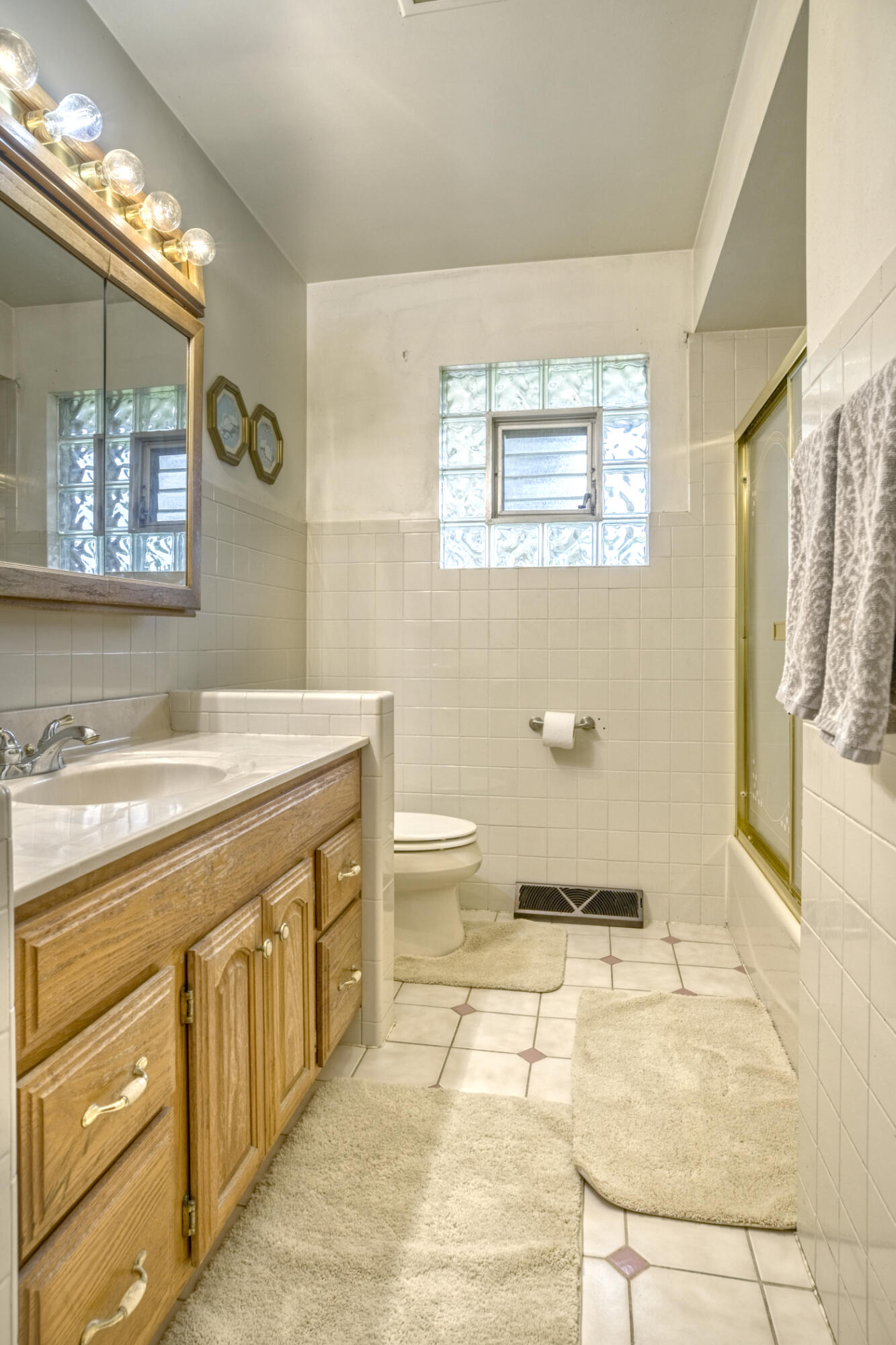 Crown Point, Indiana, 46307, United States, 5 Bedrooms Bedrooms, ,3 BathroomsBathrooms,Residential,For Sale,1928021