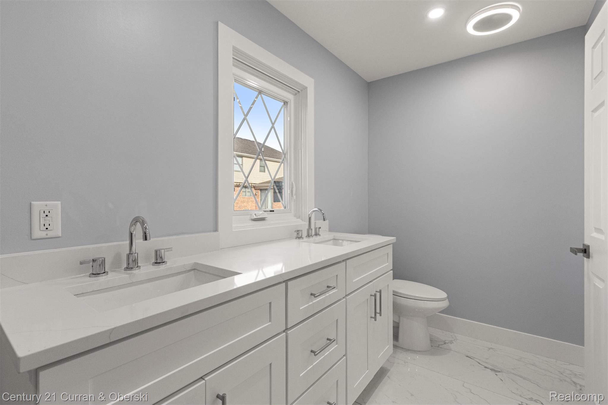 Livonia, Michigan, 48152, United States, 3 Bedrooms Bedrooms, ,3 BathroomsBathrooms,Residential,For Sale,2011700