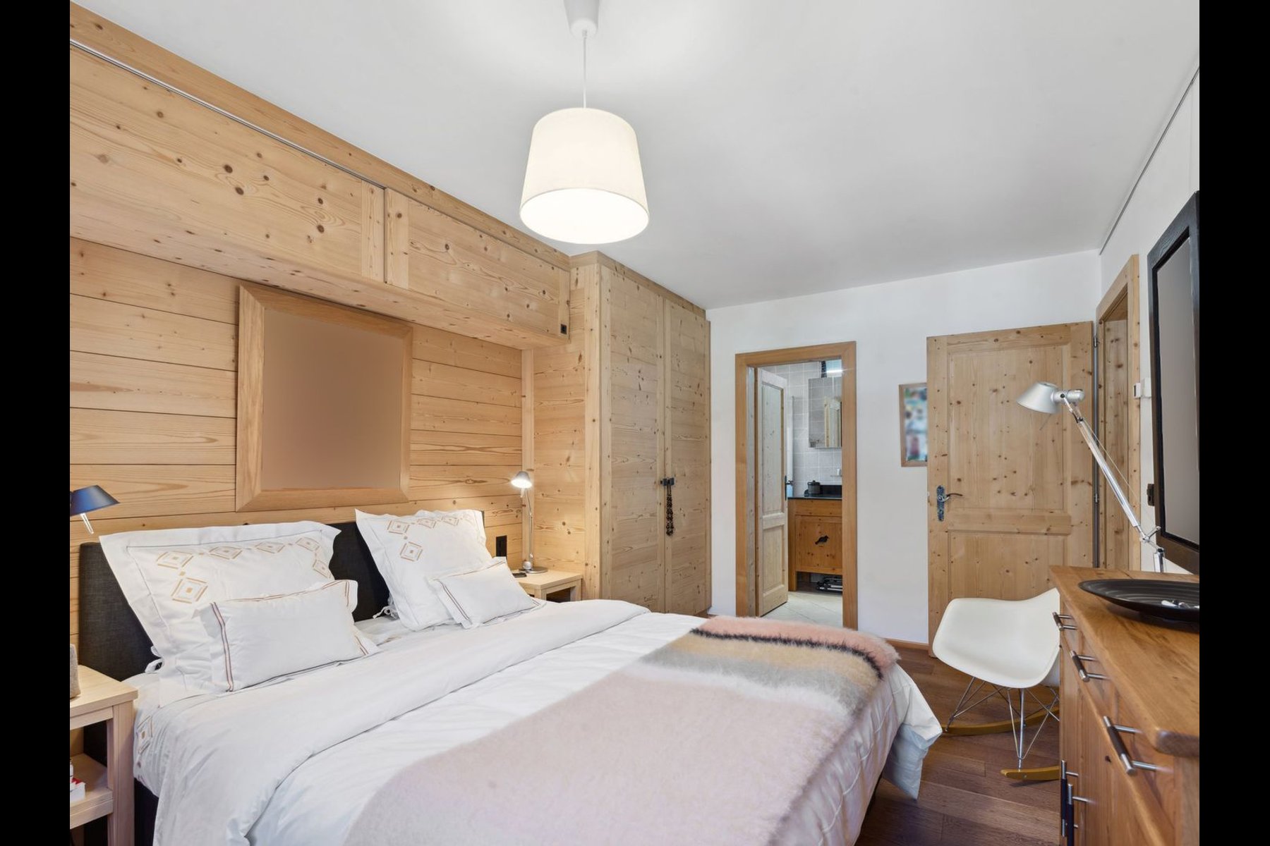  Chic & Cozy 4.5p with fireplace, balconies, view, spa, 2 parkings - 物件實景