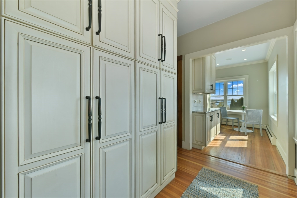 Hull, Massachusetts, 02045, United States, 7 Bedrooms Bedrooms, ,5 BathroomsBathrooms,Residential,For Sale,1794326