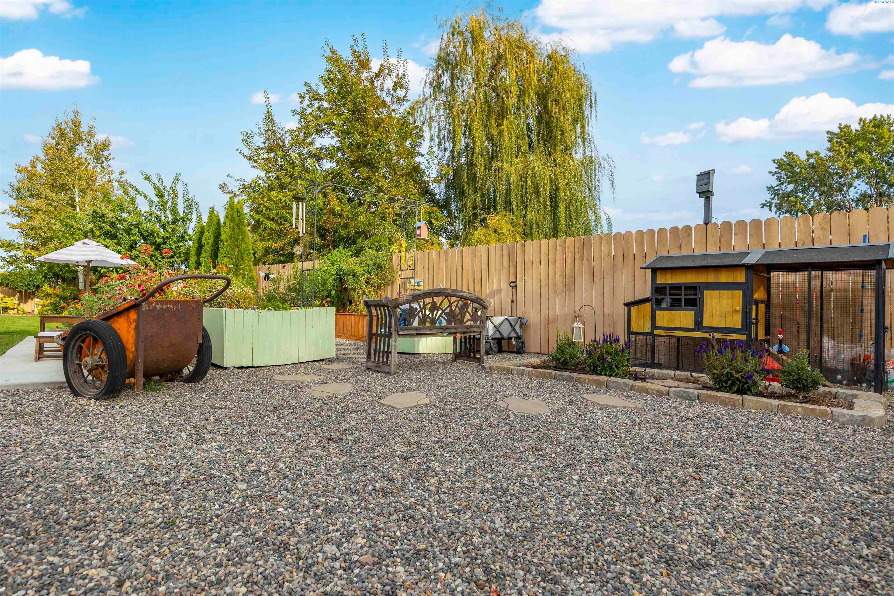 Pasco, Washington, 99301, United States, 3 Bedrooms Bedrooms, ,3 BathroomsBathrooms,Residential,For Sale,1981620