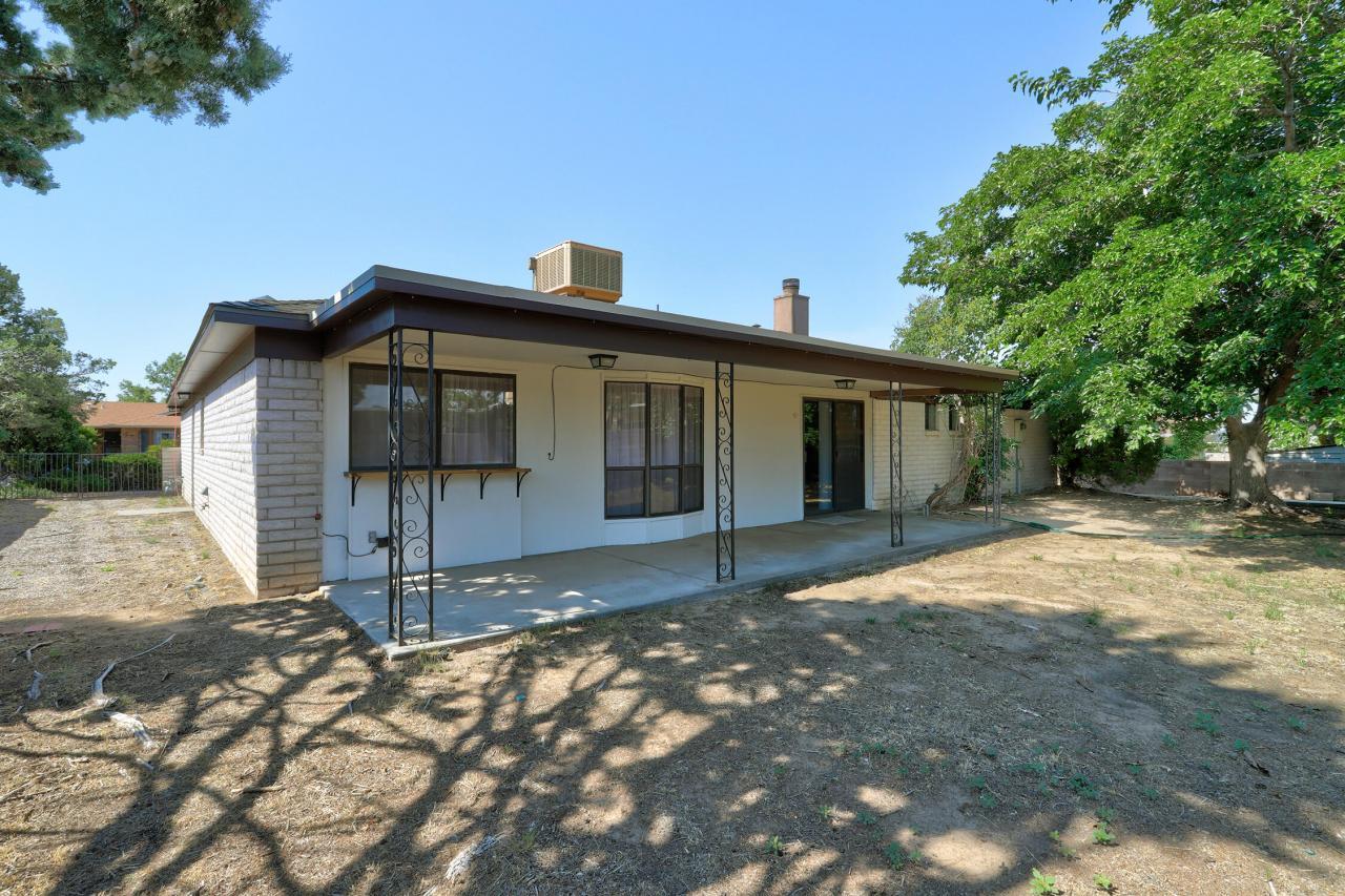 9601 Admiral Dewey Avenue NE, Albuquerque, New Mexico, 87111, United States, 4 Bedrooms Bedrooms, ,2 BathroomsBathrooms,Residential,For Sale,9601 Admiral Dewey Avenue NE,1589095