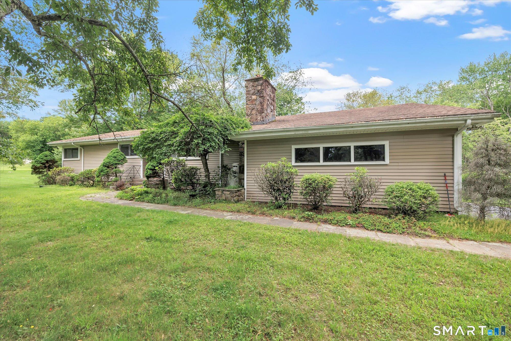 Trumbull, Connecticut, 06611, United States, 3 Bedrooms Bedrooms, ,2 BathroomsBathrooms,Residential,For Sale,2048685