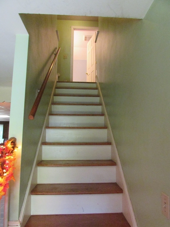 Attleboro, Massachusetts, 02703, United States, 4 Bedrooms Bedrooms, ,4 BathroomsBathrooms,Residential,For Sale,1974370