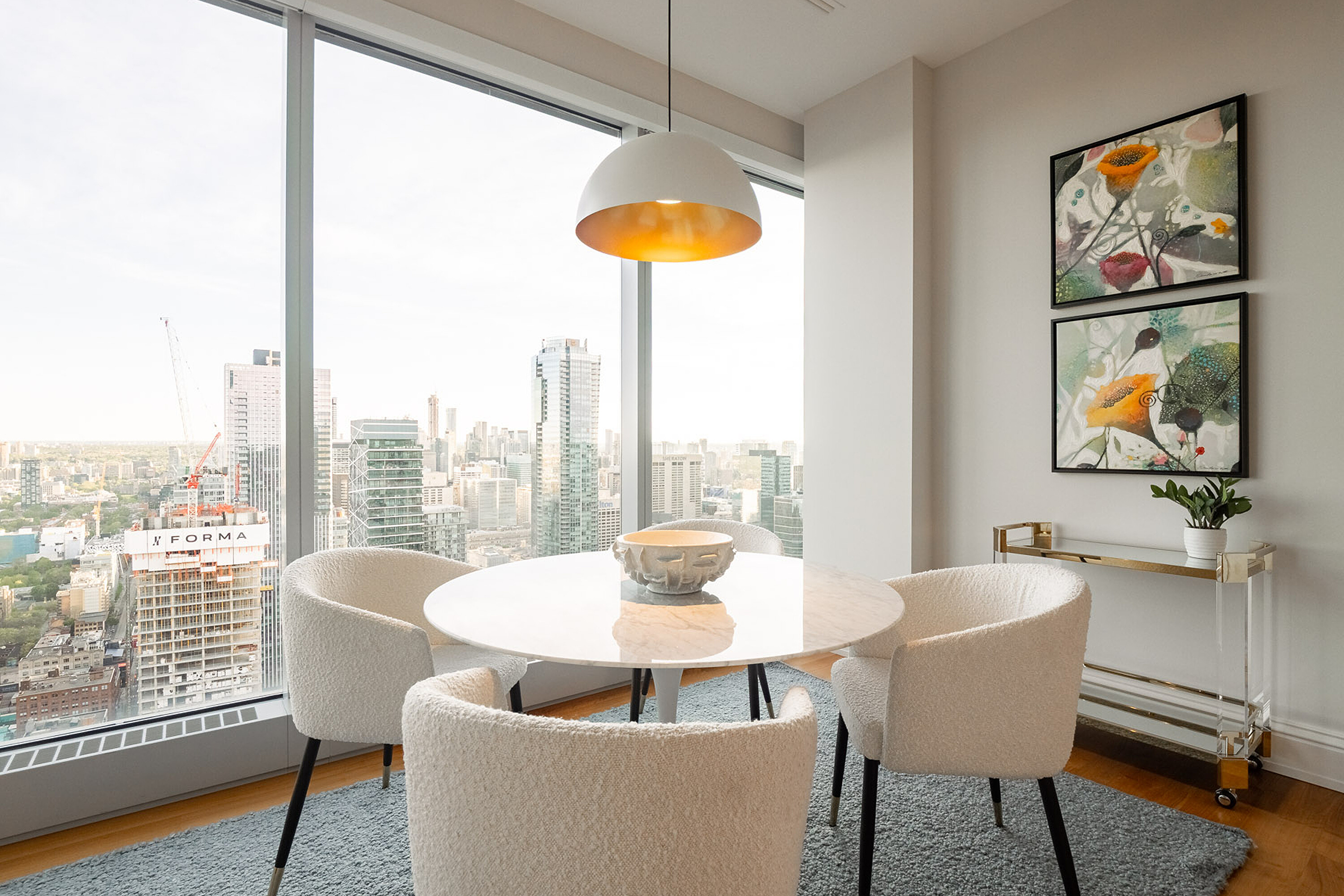  Fully Furnished Two Bedroom - 物件實景