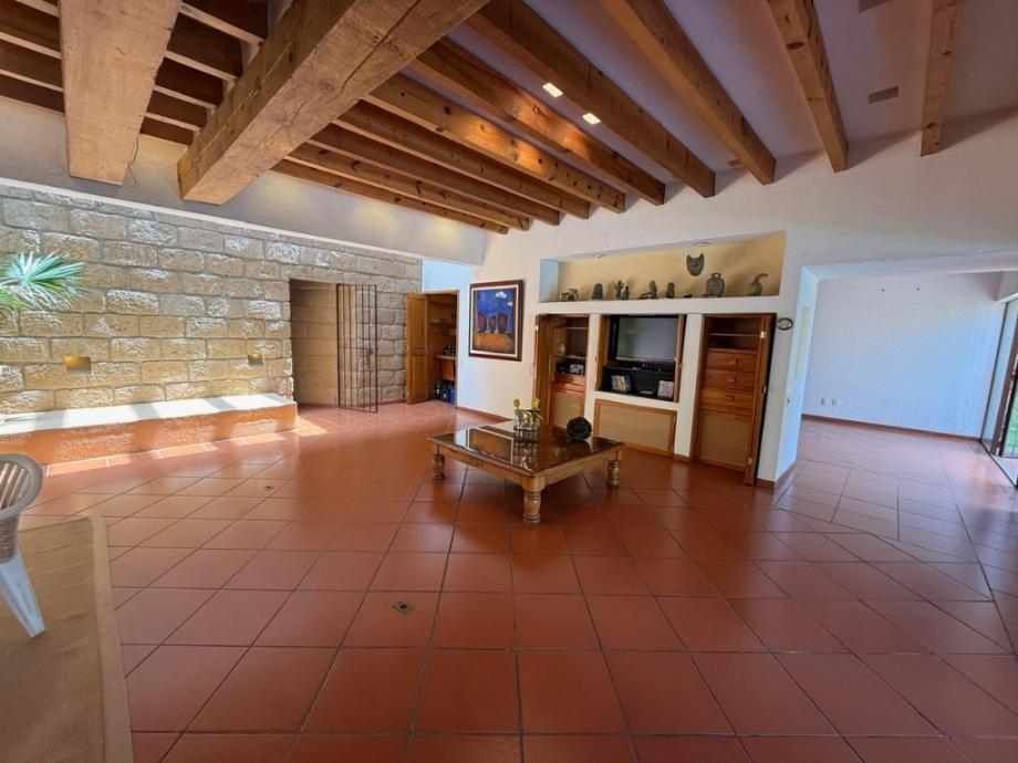 Cuernavaca, Morelos, 62300, Mexico, 6 Bedrooms Bedrooms, ,8 BathroomsBathrooms,Residential,For Sale,1806153