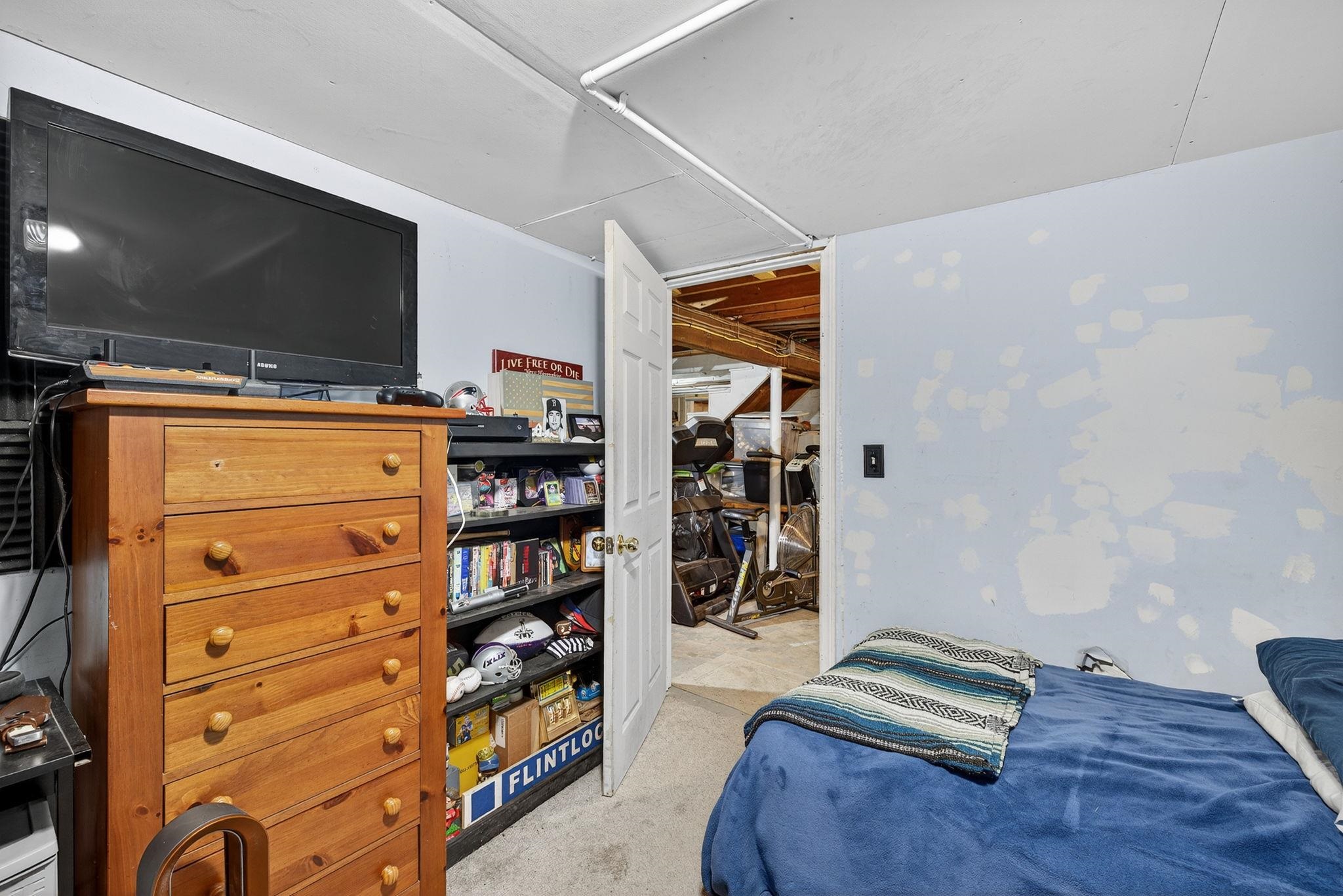 Portsmouth, New Hampshire, 03801, United States, 3 Bedrooms Bedrooms, ,1 BathroomBathrooms,Residential,For Sale,1934652