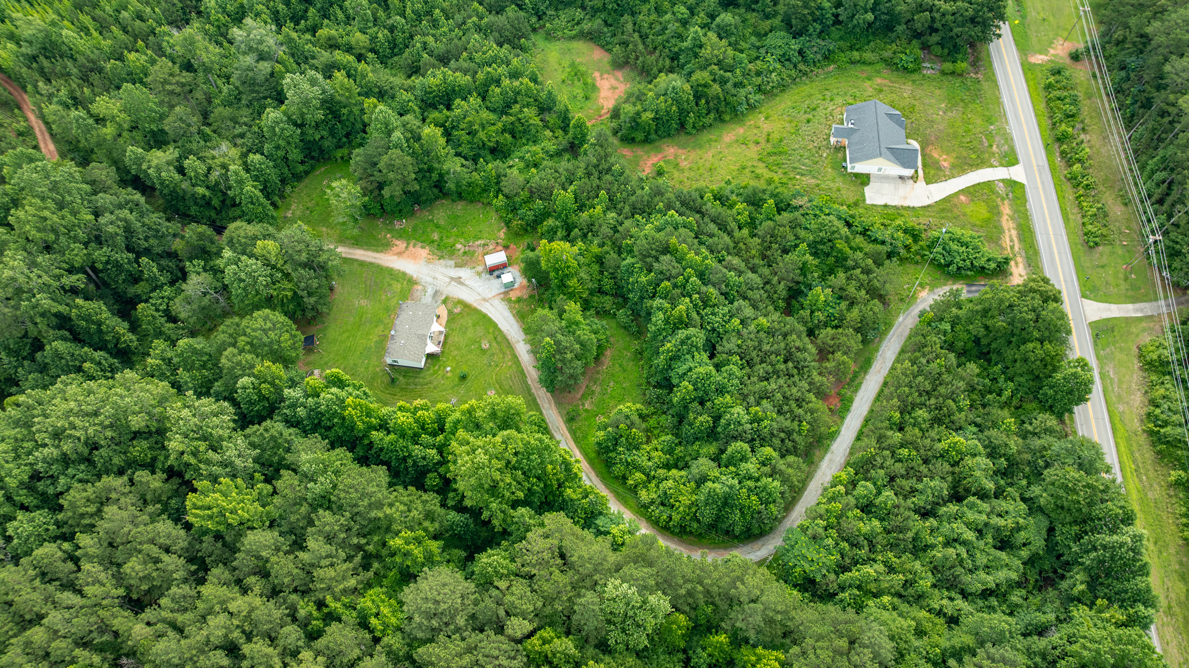  Completely Refreshed Home on Five Private Acres - 物件實景