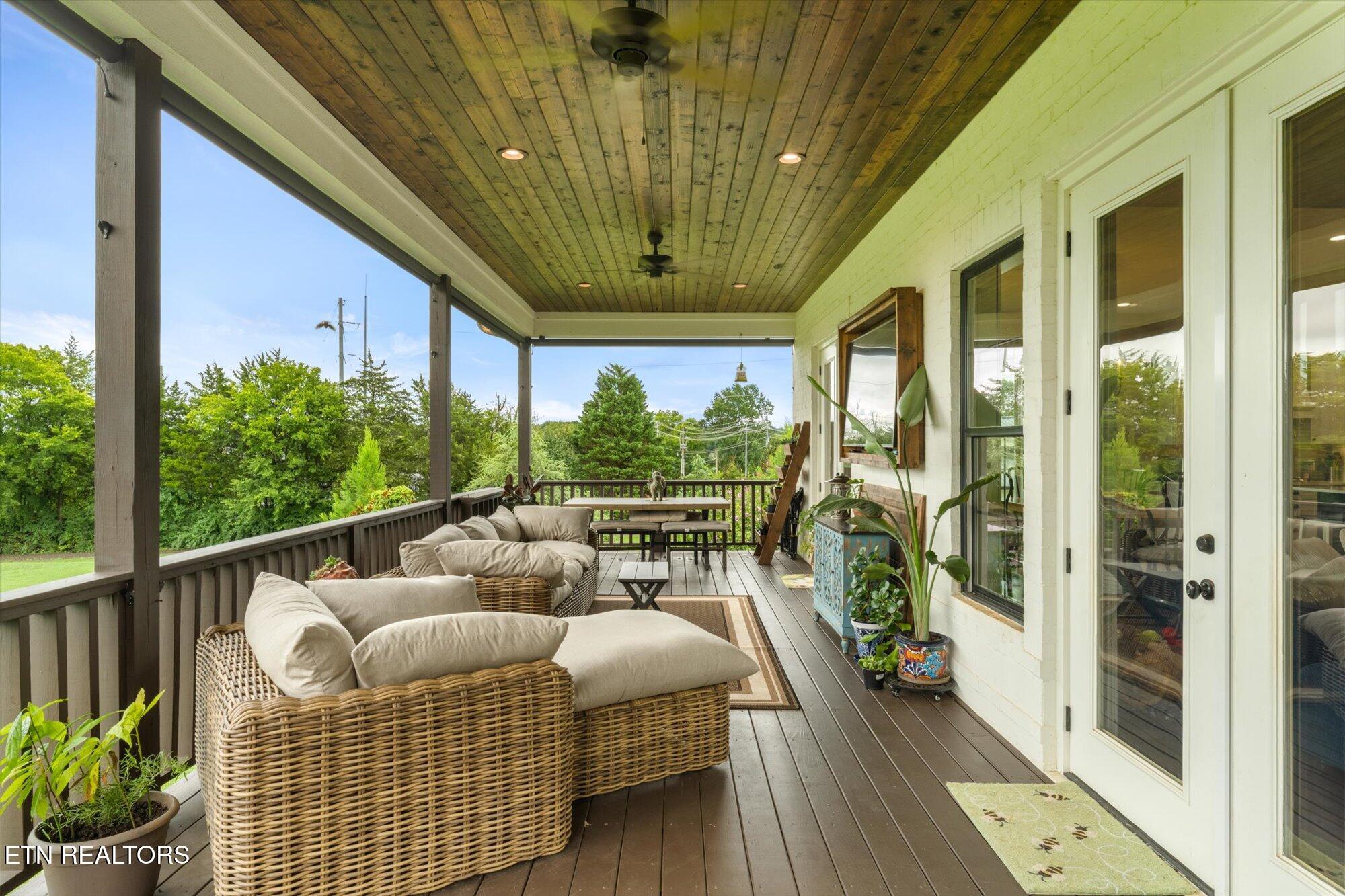 Knoxville, Tennessee, 37934, United States, 5 Bedrooms Bedrooms, ,4 BathroomsBathrooms,Residential,For Sale,1914277