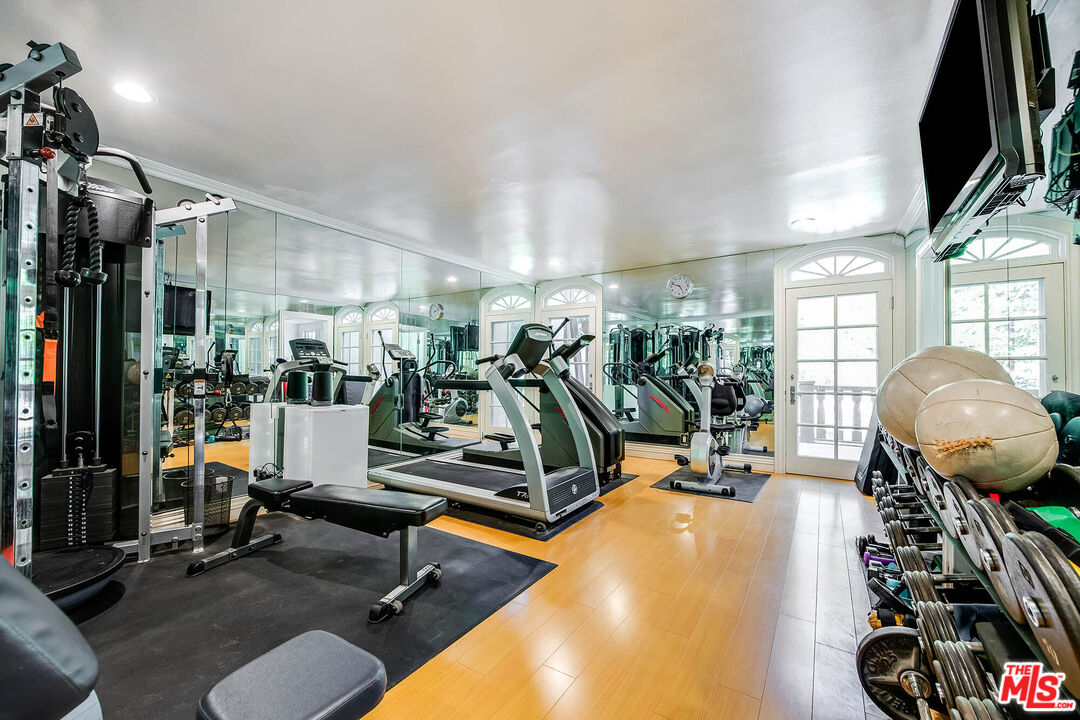 Los Angeles, California, 90049, United States, 6 Bedrooms Bedrooms, ,8 BathroomsBathrooms,Residential,For Sale,1940213