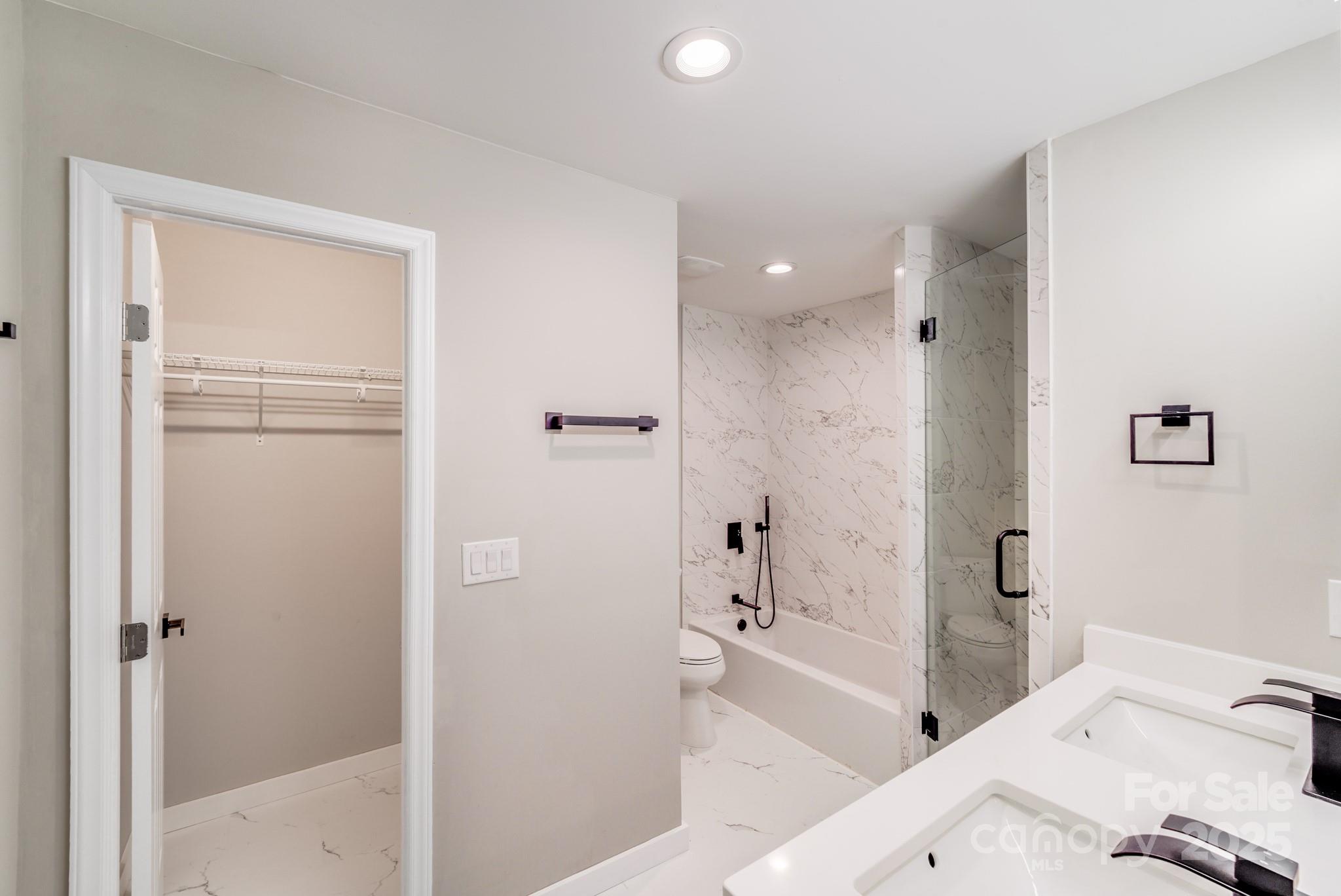 Charlotte, North Carolina, 28210, United States, 3 Bedrooms Bedrooms, ,3 BathroomsBathrooms,Residential,For Sale,1836887