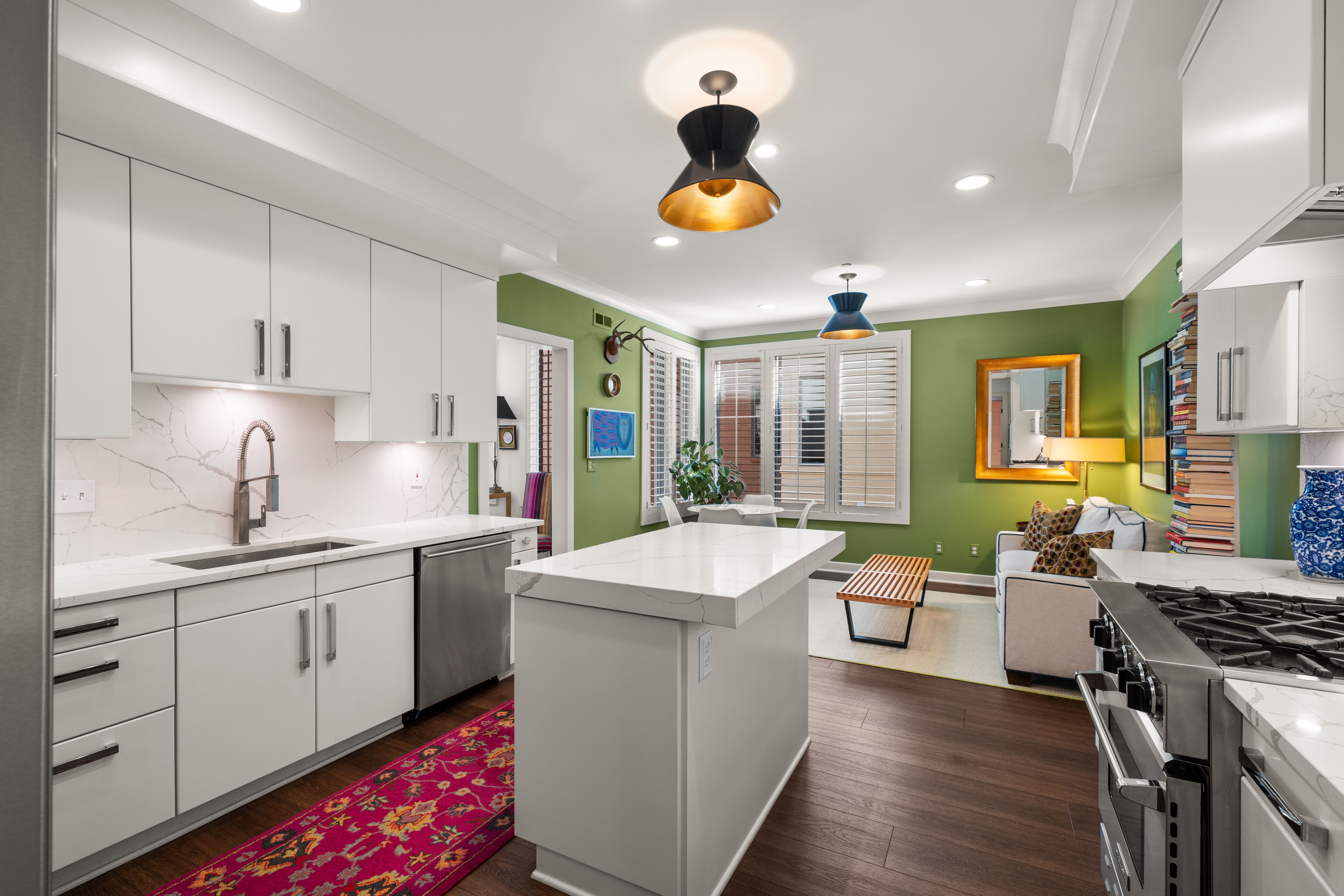  Beautifully updated and stylish, this Clayton condo offers move-in-ready living - 物件實景