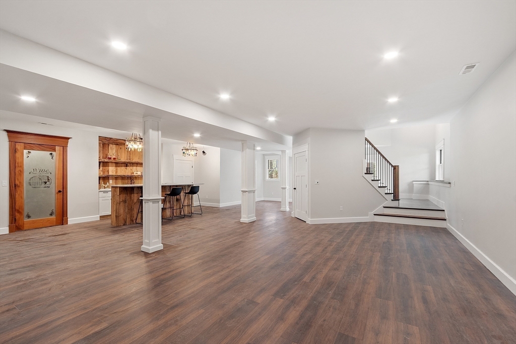 Carlisle, Massachusetts, 01741, United States, 5 Bedrooms Bedrooms, ,6 BathroomsBathrooms,Residential,For Sale,1792781