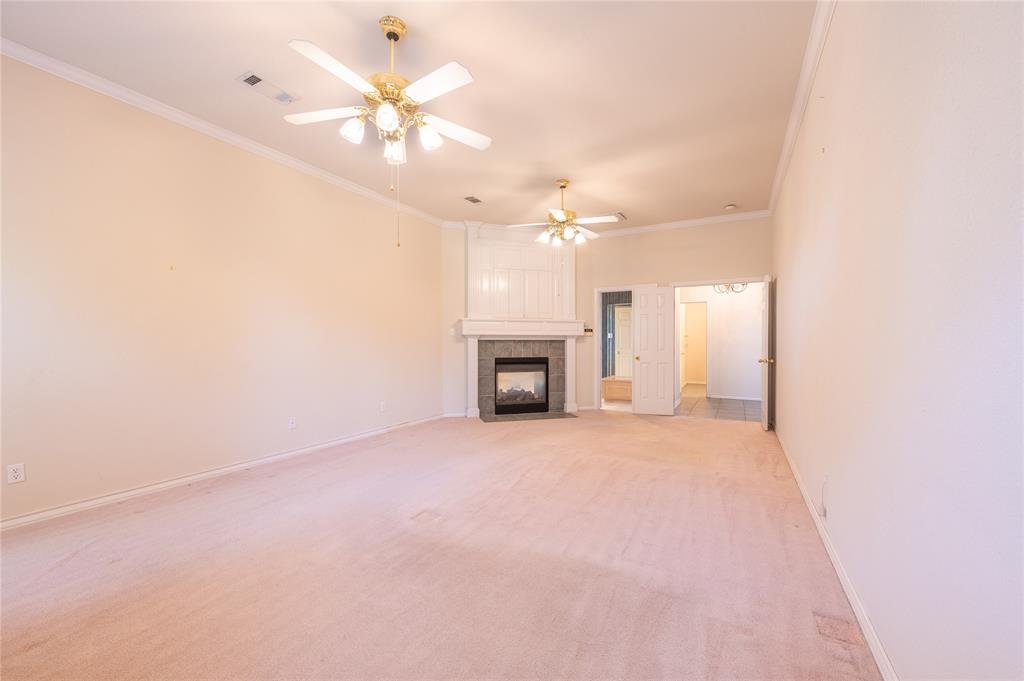 Crowley, Texas, 76036, United States, 4 Bedrooms Bedrooms, ,3 BathroomsBathrooms,Residential,For Sale,1930619