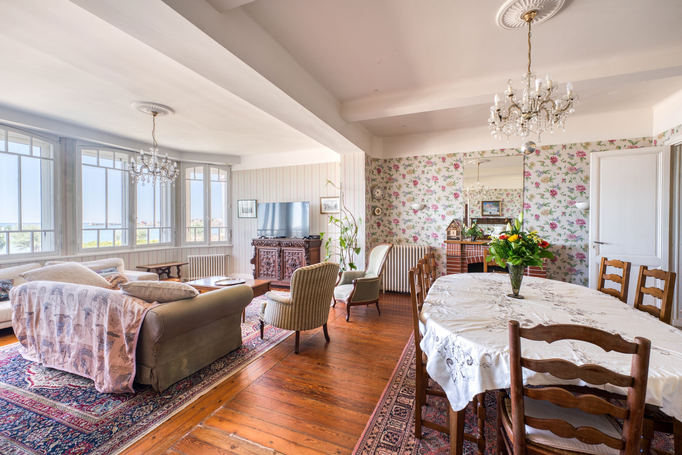  EXCEPTIONAL BELLE ÉPOQUE RESIDENCE ON THE WATERFRONT ROYAN - 物件實景
