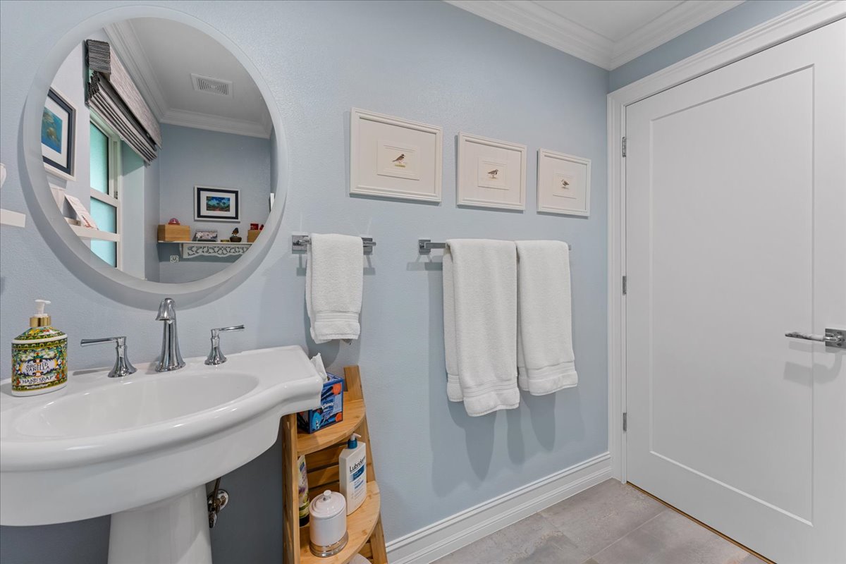 Seminole, Florida, 33772, United States, 3 Bedrooms Bedrooms, ,2 BathroomsBathrooms,Residential,For Sale,2048345
